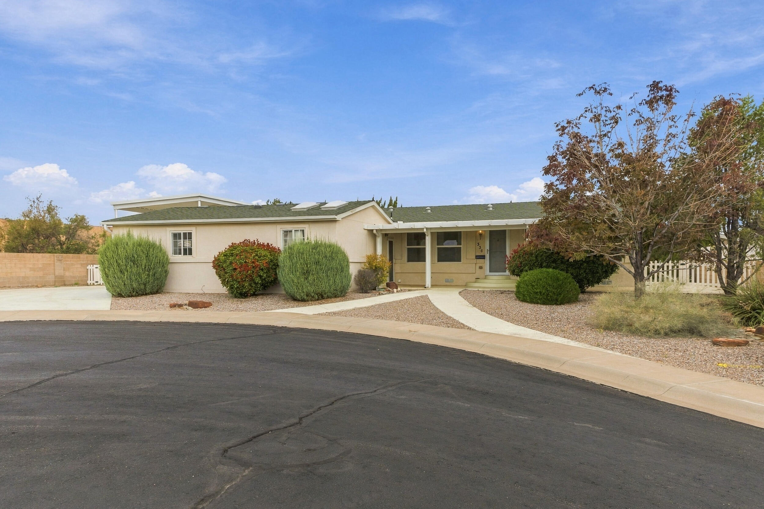 336 Sunrise Bluffs Drive, Belen, NM 87002