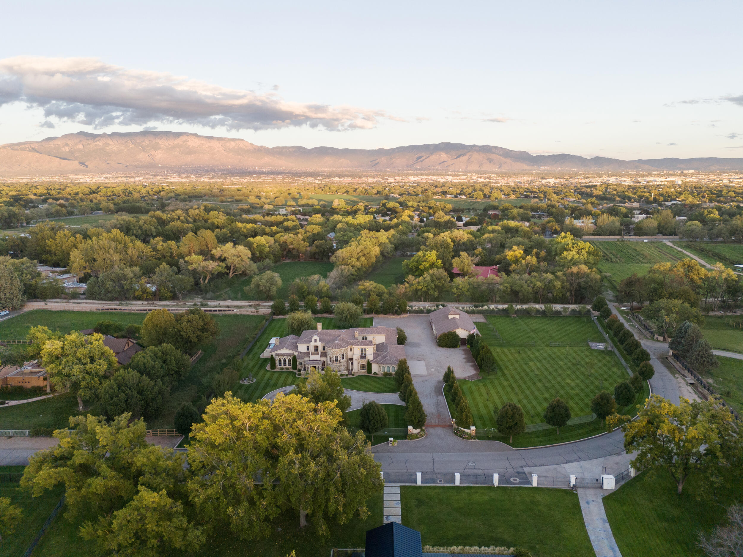 Photo 19 — 4600 Rio Grande Lane NW