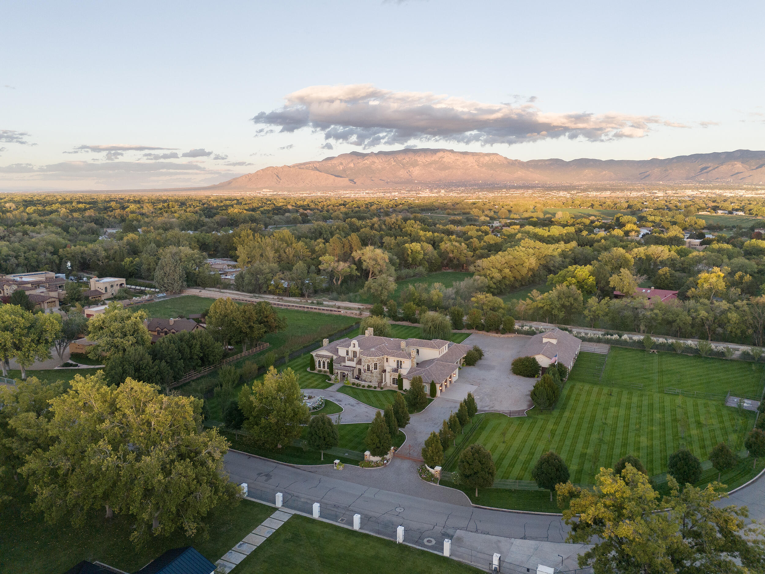 Photo 18 — 4600 Rio Grande Lane NW