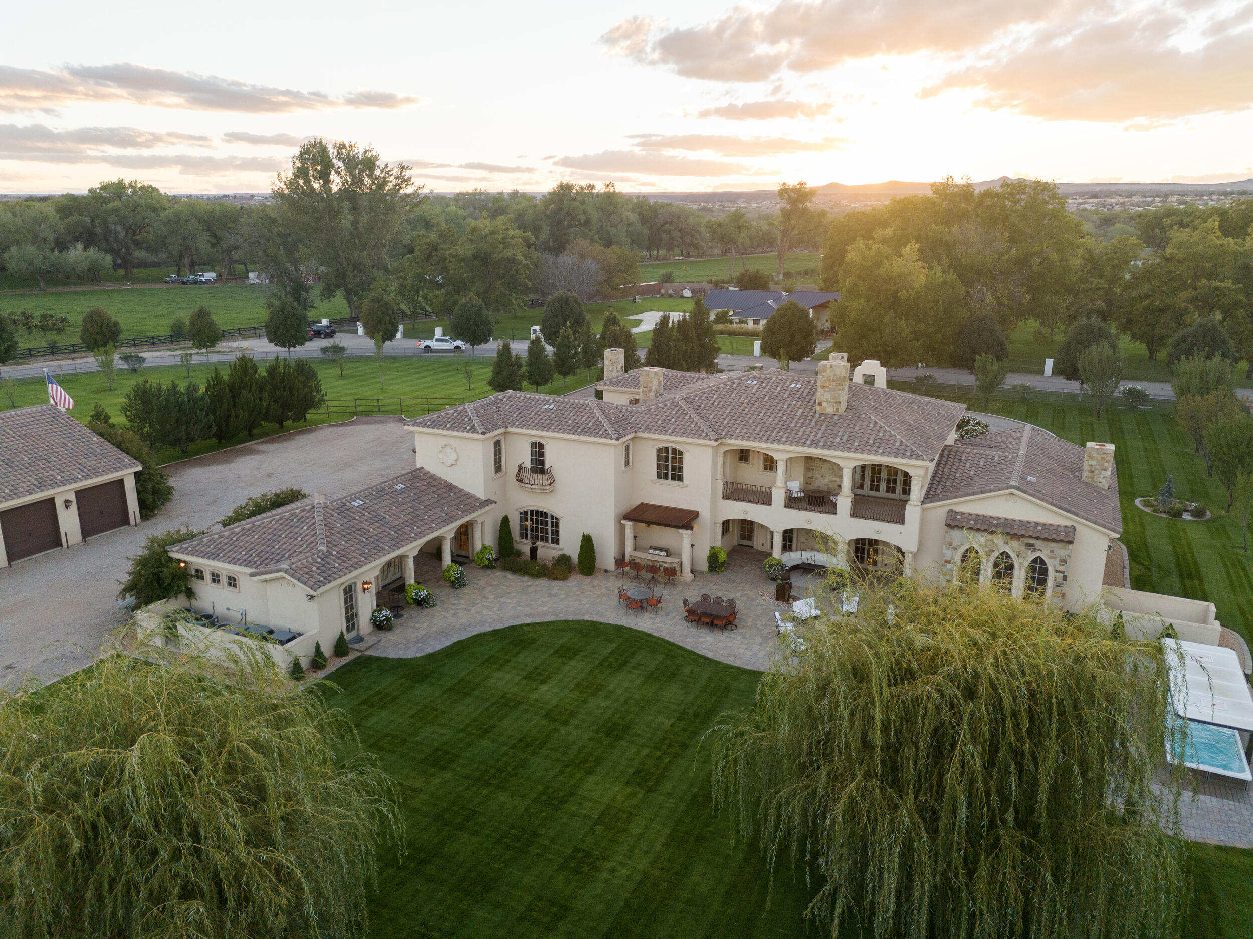 Photo 11 — 4600 Rio Grande Lane NW