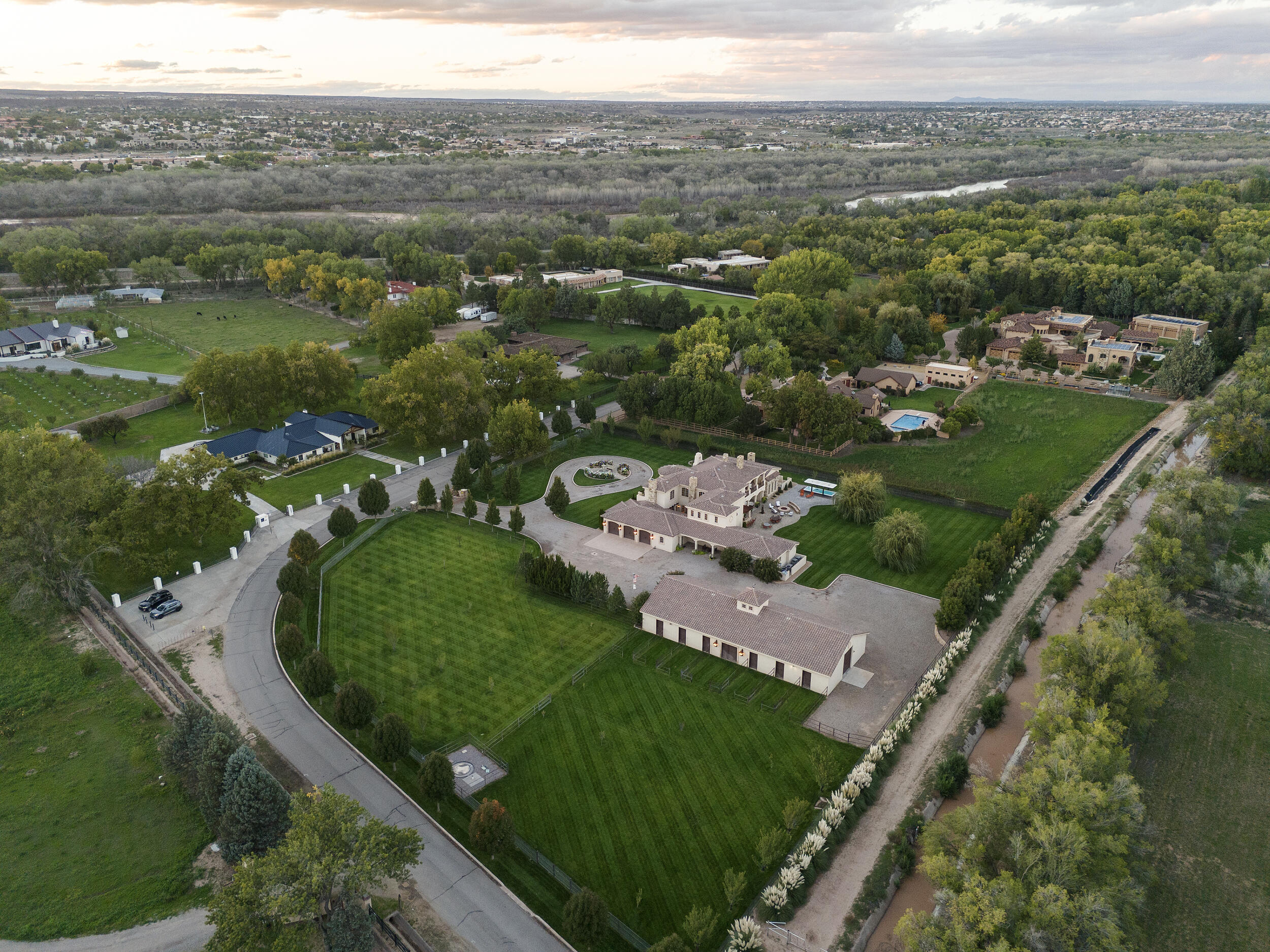 Photo 10 — 4600 Rio Grande Lane NW