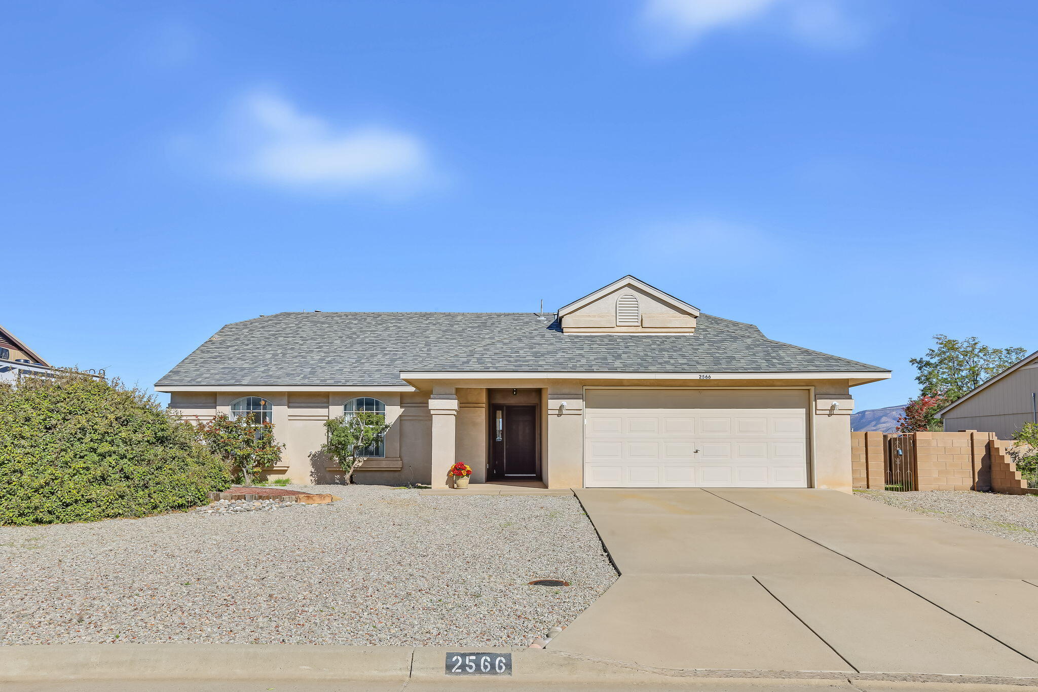 2566 Diamond Peak Drive NE, Rio Rancho, NM 87144