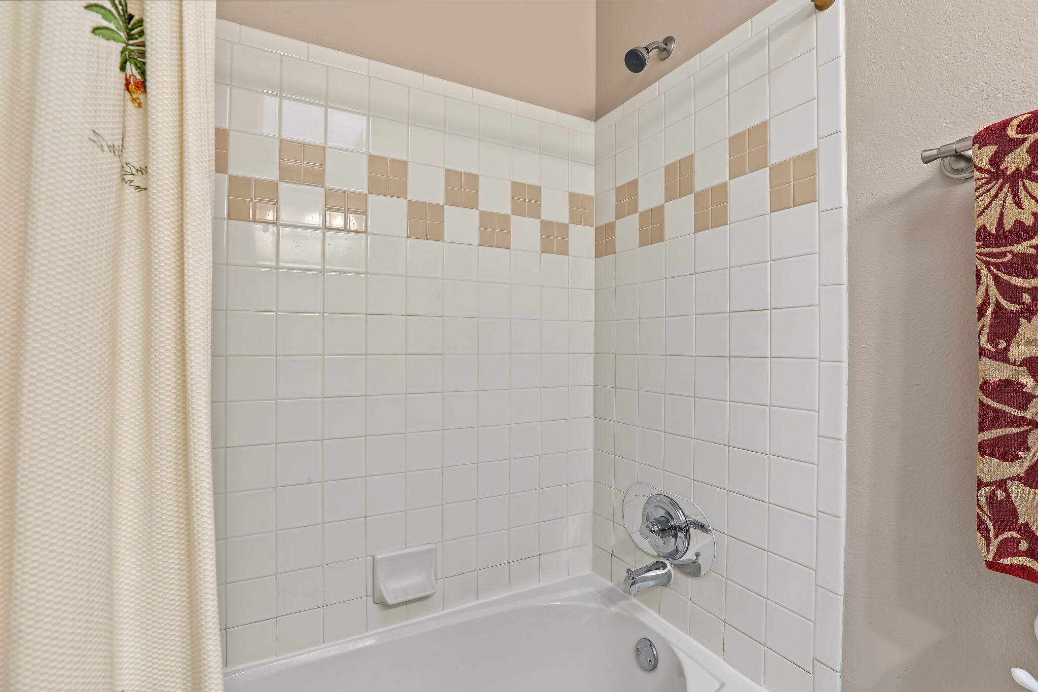 Photo 18 — 2566 Diamond Peak Drive NE