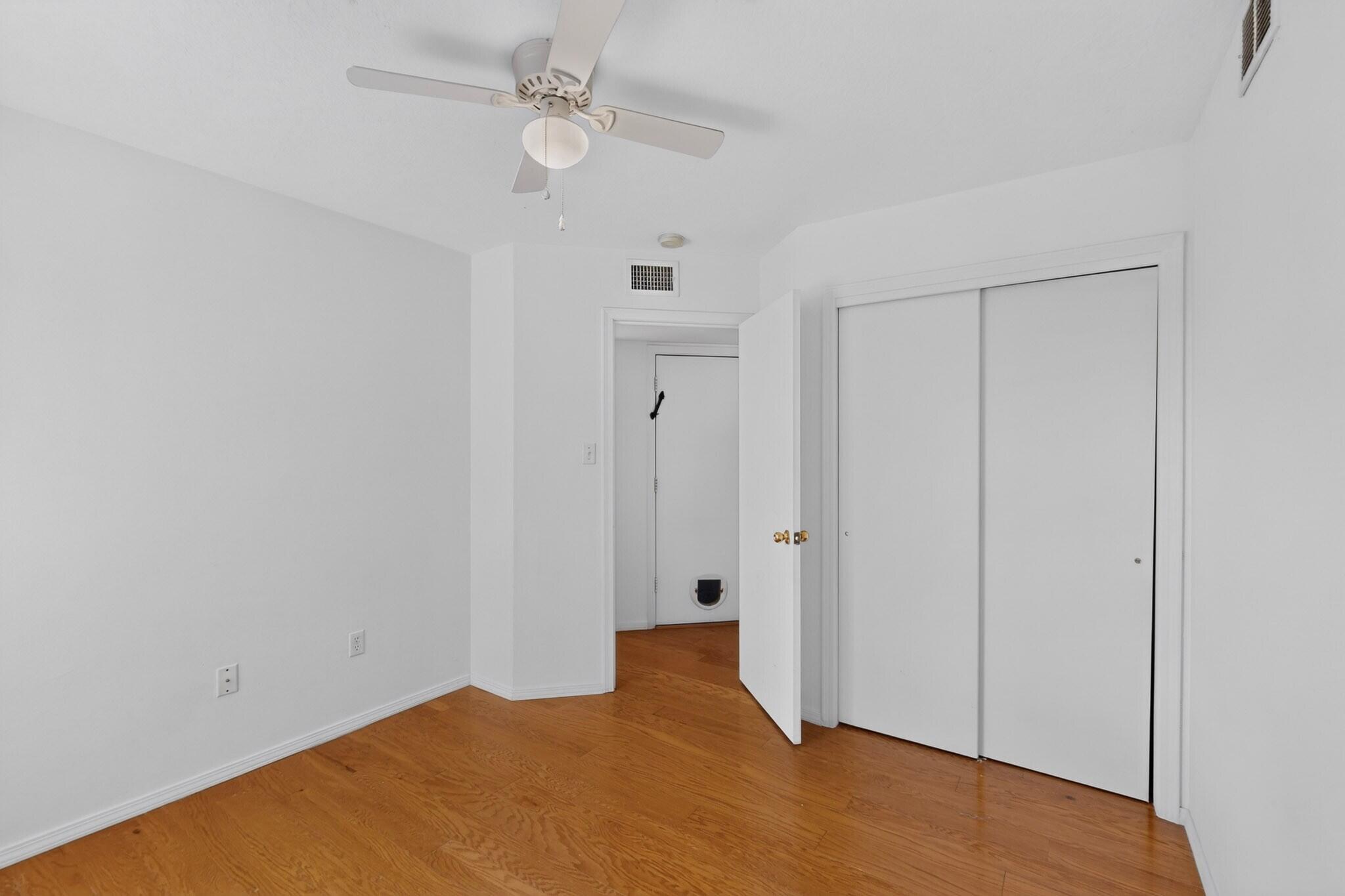 Photo 14 — 9015 Santa Catalina Avenue NW