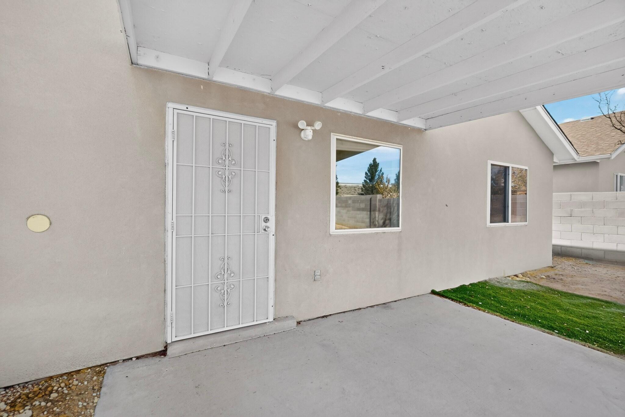 Photo 9 — 9015 Santa Catalina Avenue NW