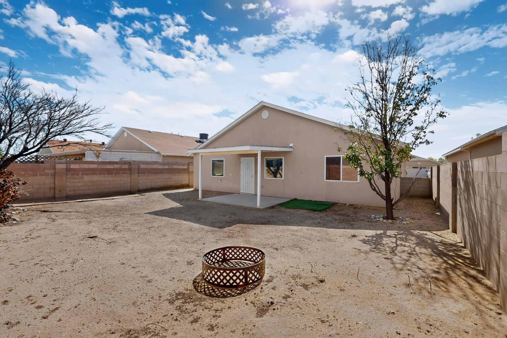 Photo 6 — 9015 Santa Catalina Avenue NW