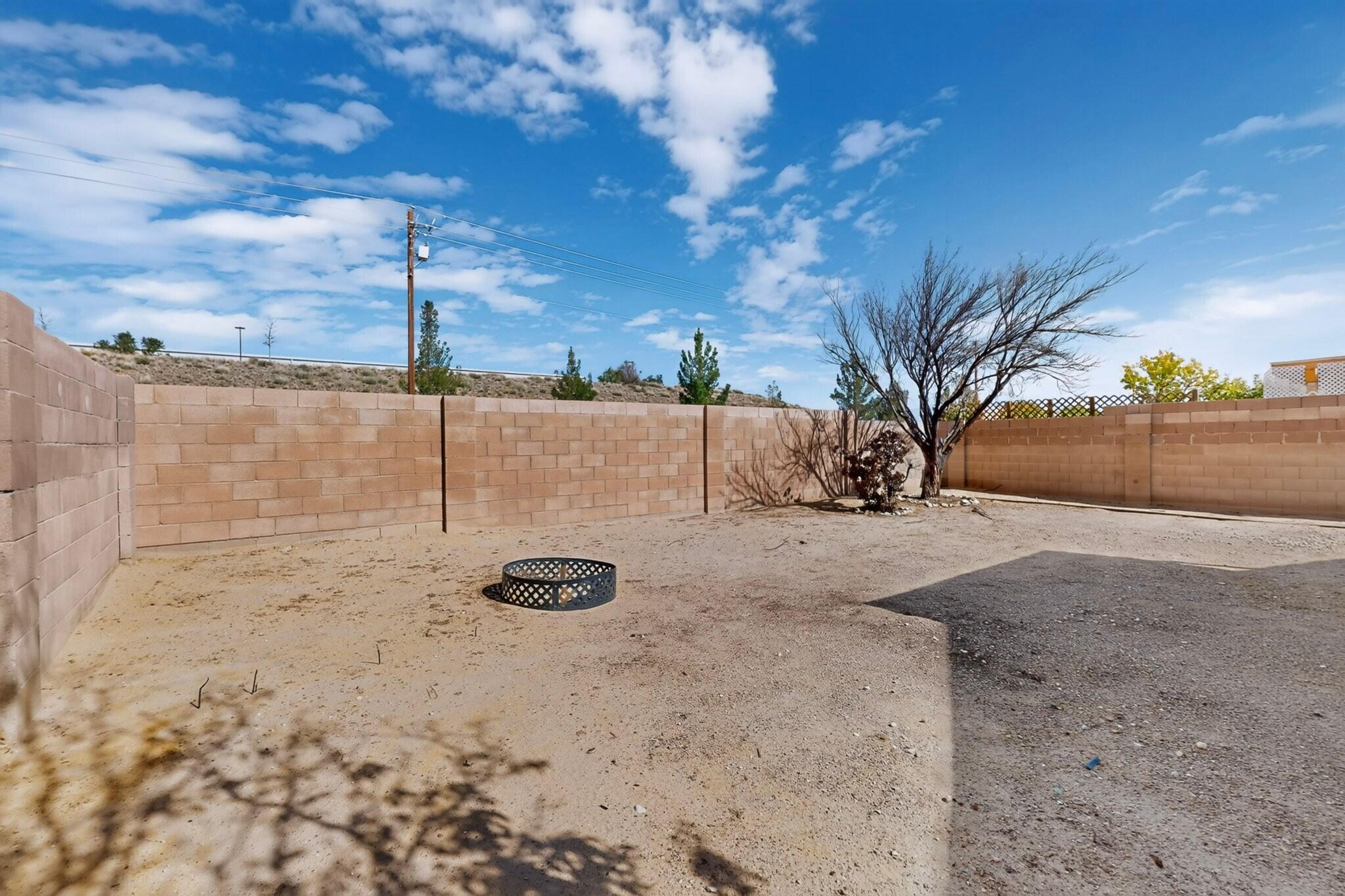 Photo 4 — 9015 Santa Catalina Avenue NW