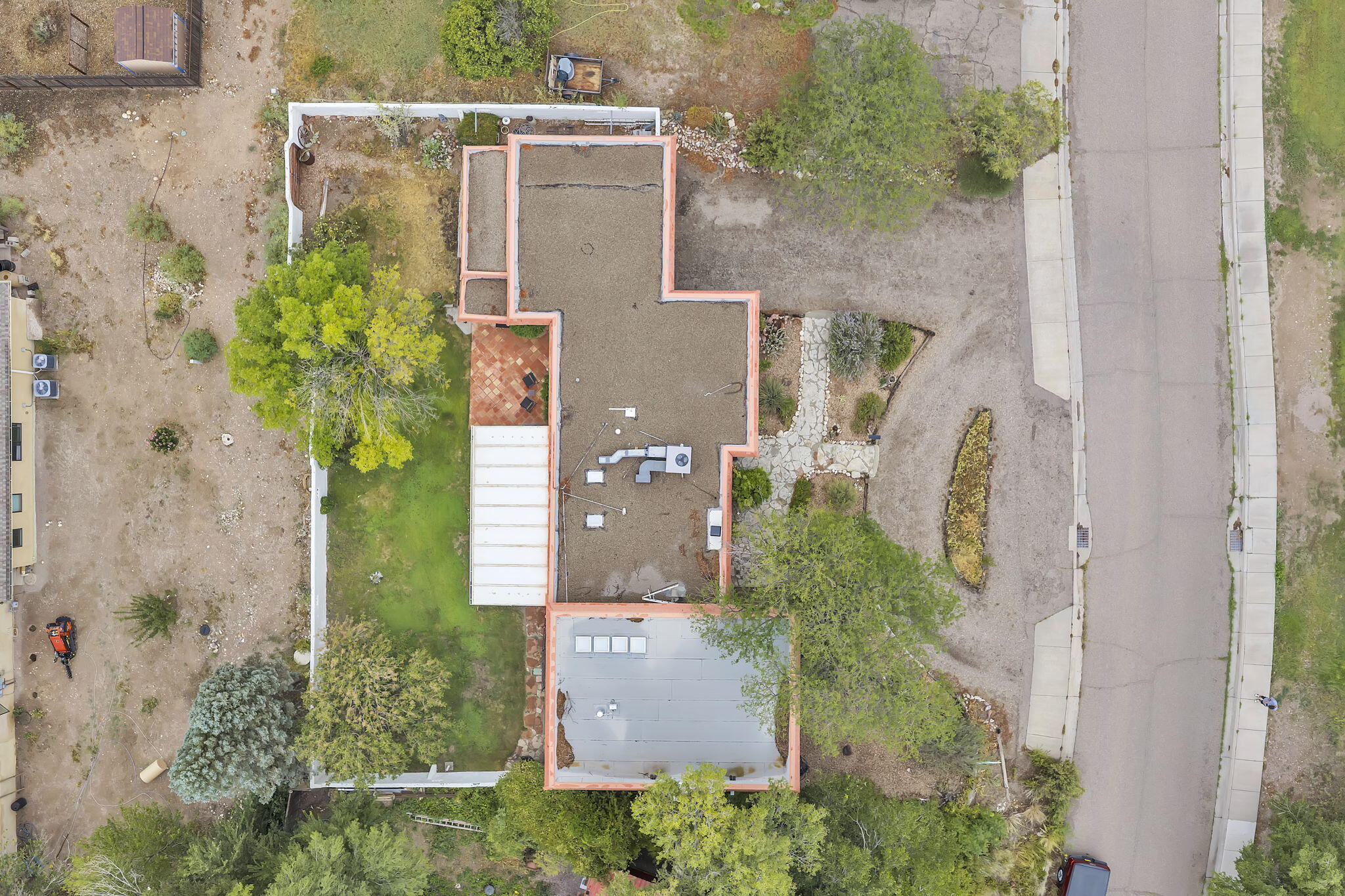 Photo 5 — 1208 North Drive