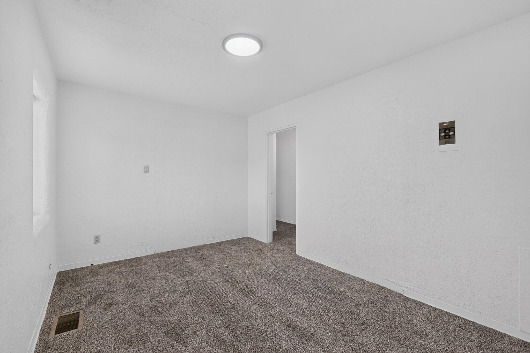 Photo 12 — 1005 Wilmoore Drive SE