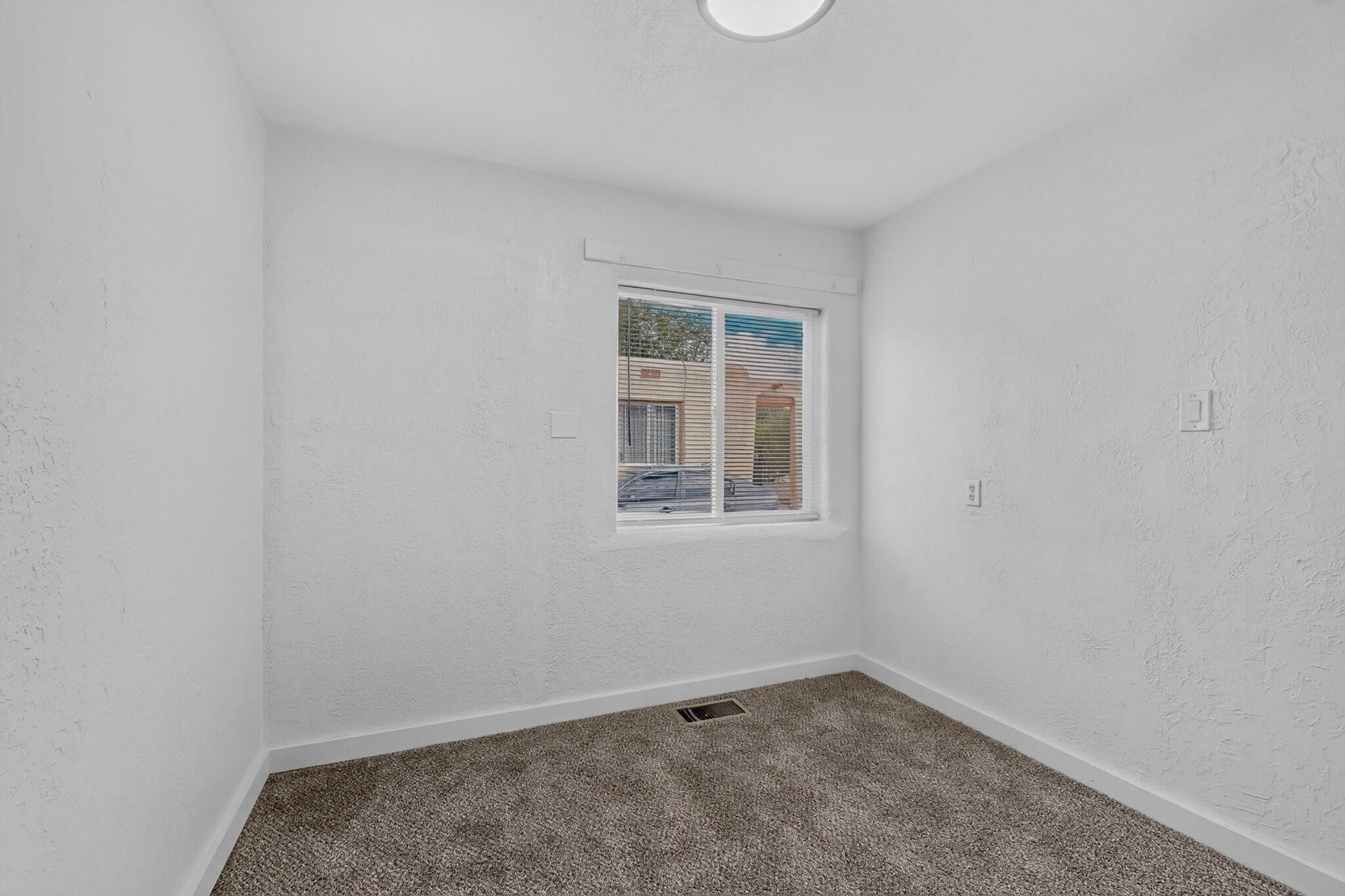 Photo 11 — 1005 Wilmoore Drive SE
