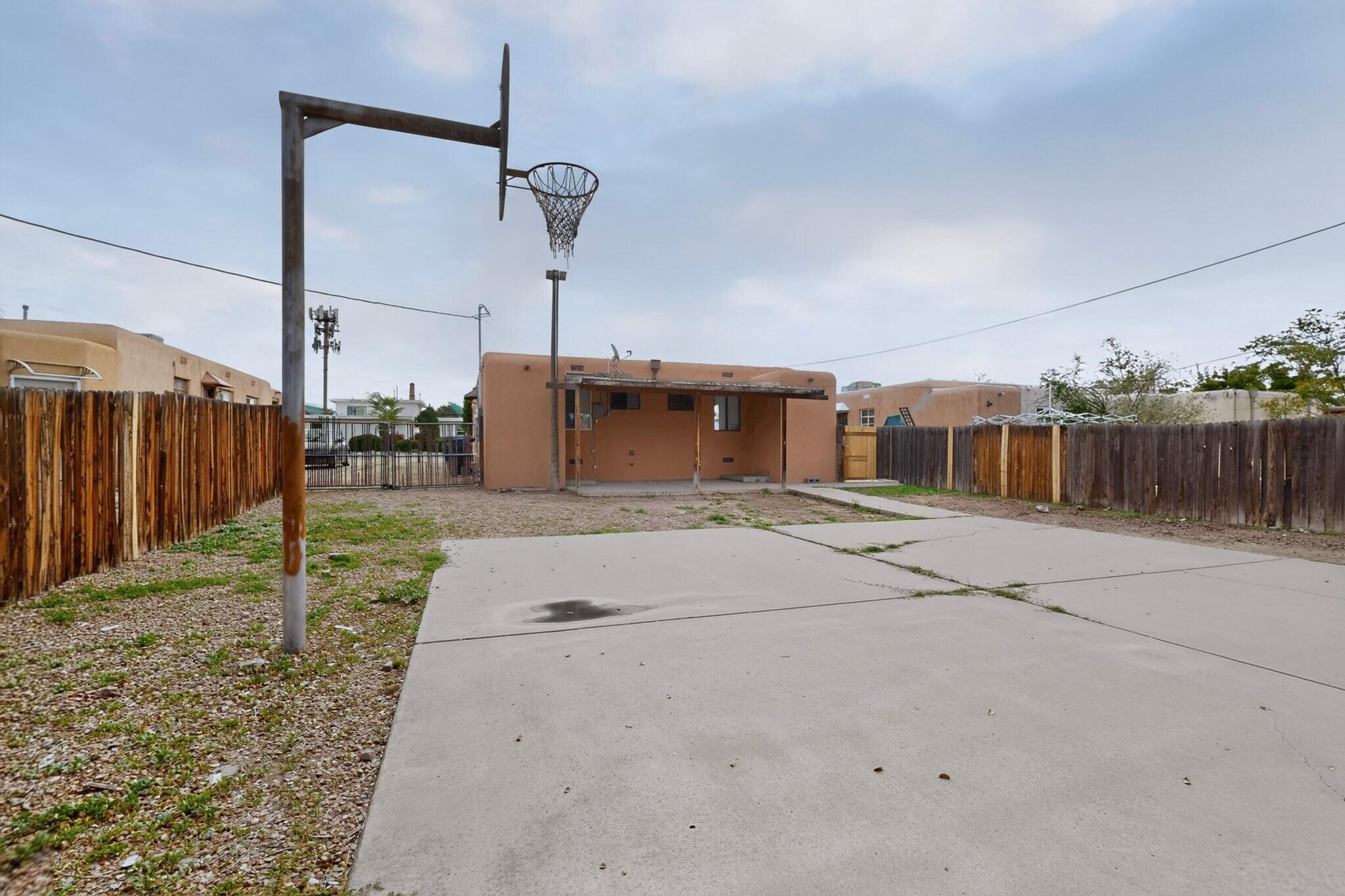 Photo 3 — 1005 Wilmoore Drive SE