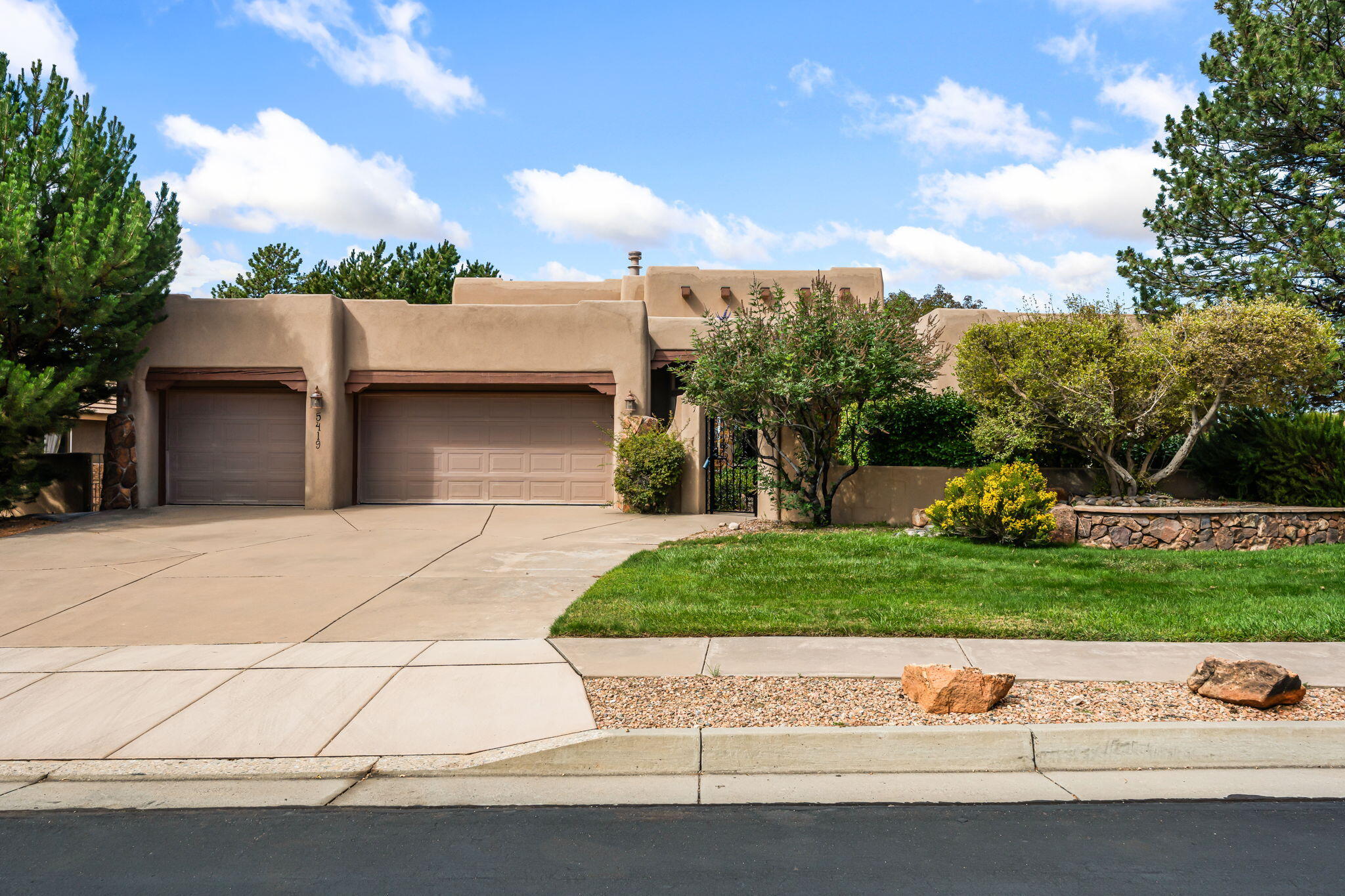 5419 High Canyon Trail NE, Albuquerque, NM 87111