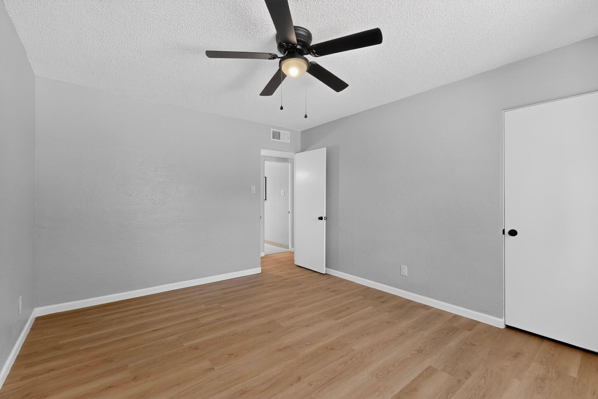 Photo 20 — 2511 General Marshall Street NE
