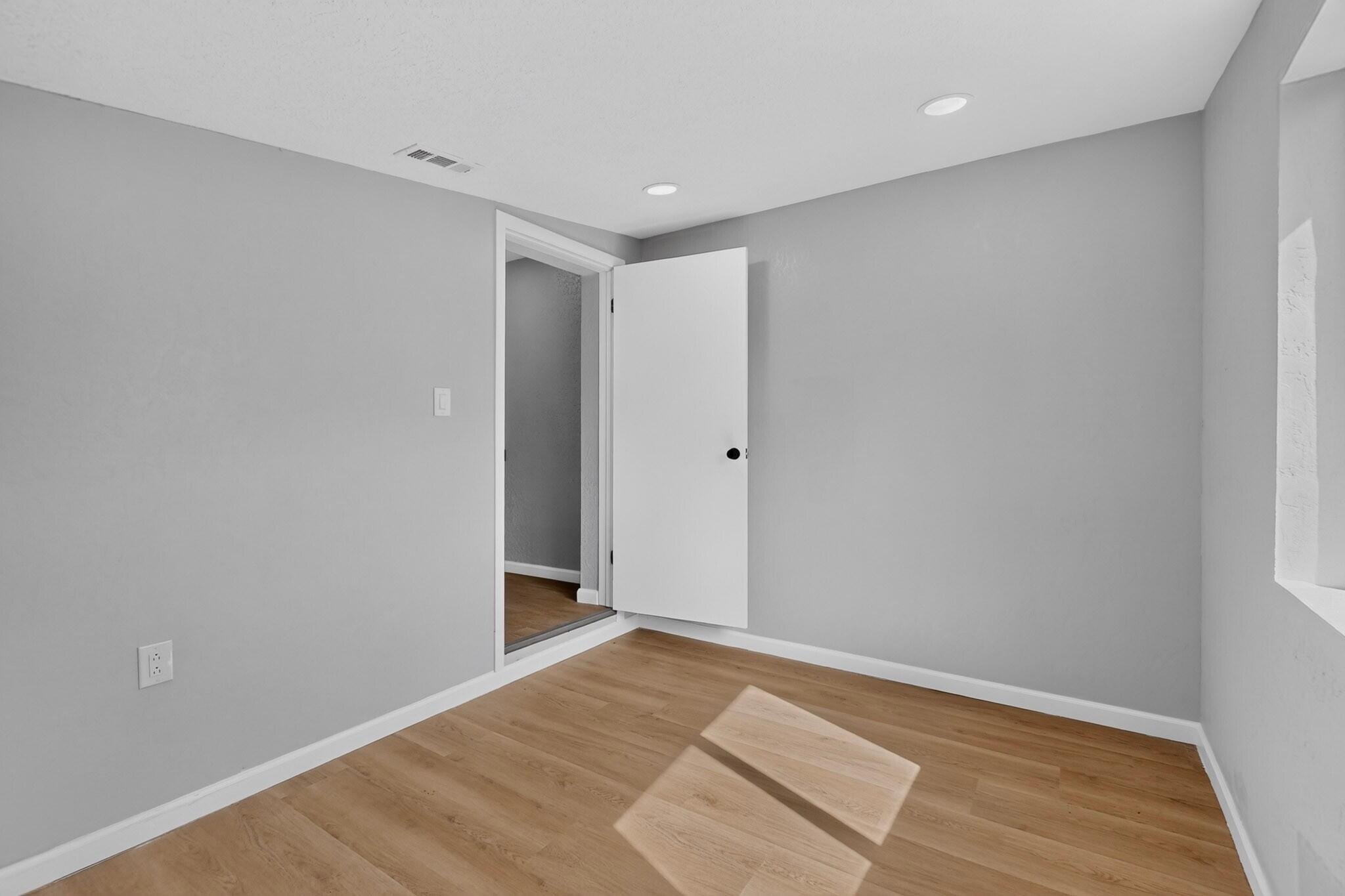 Photo 12 — 2511 General Marshall Street NE