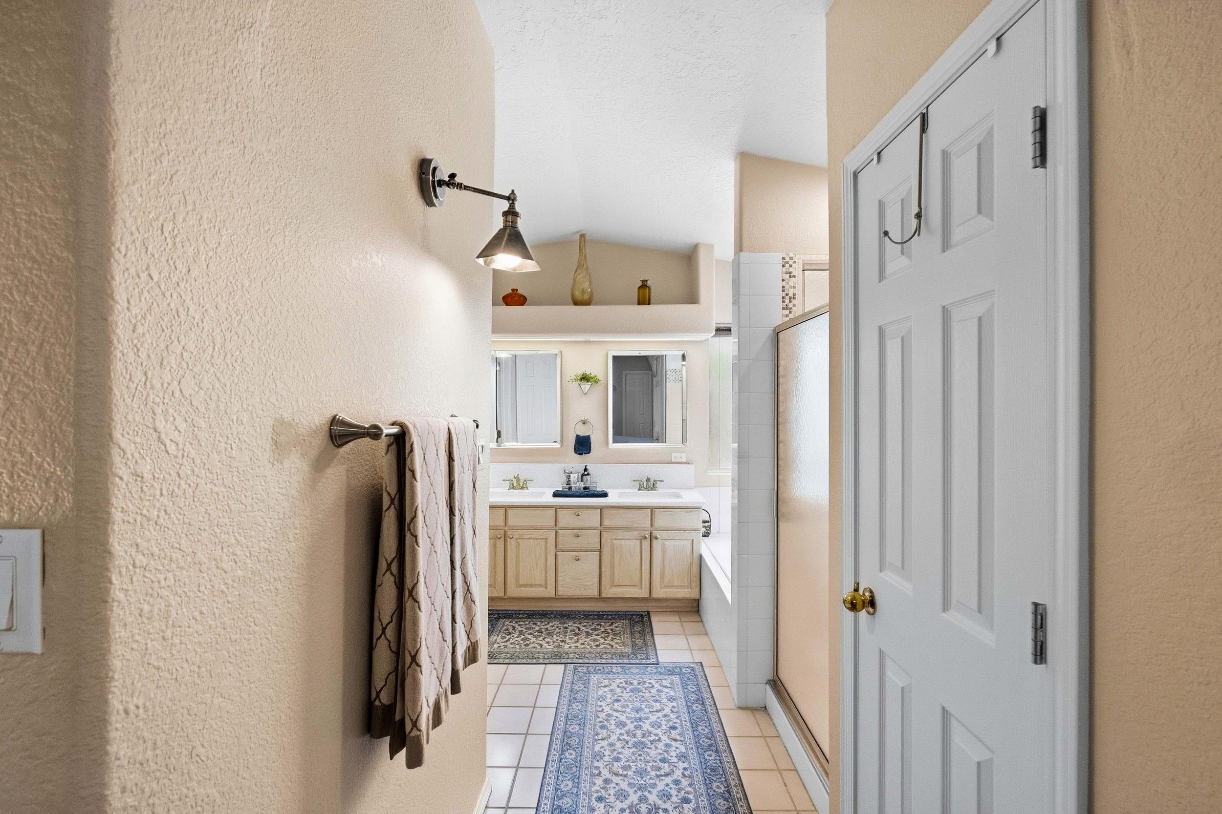 Photo 7 — 10319 Arroyo Crest Drive NW