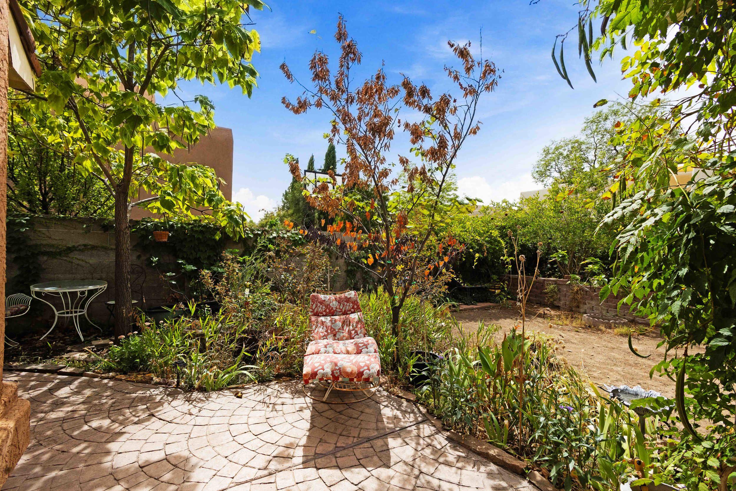 Photo 2 — 10319 Arroyo Crest Drive NW