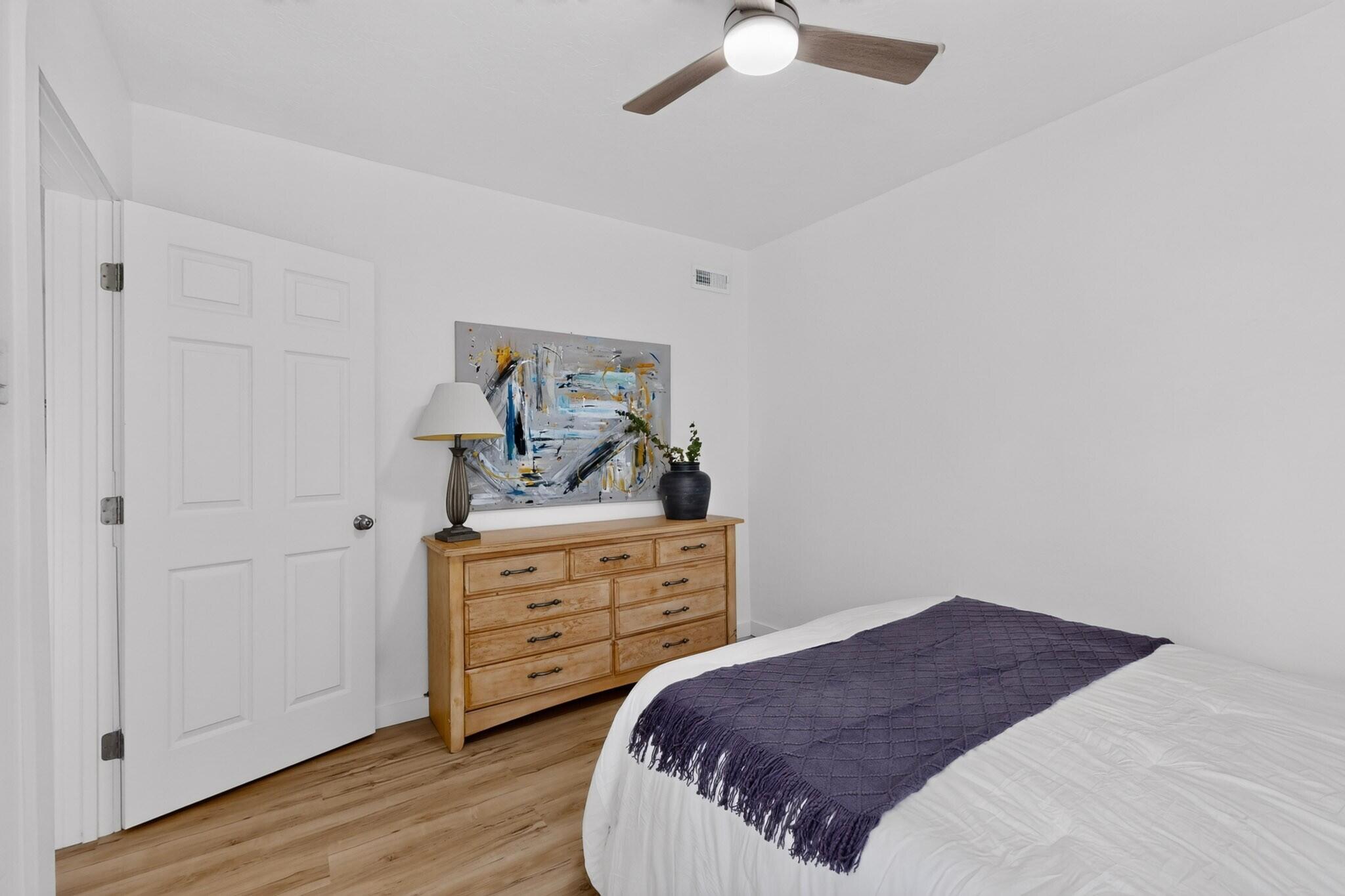 Photo 13 — 413 Princeton Drive SE