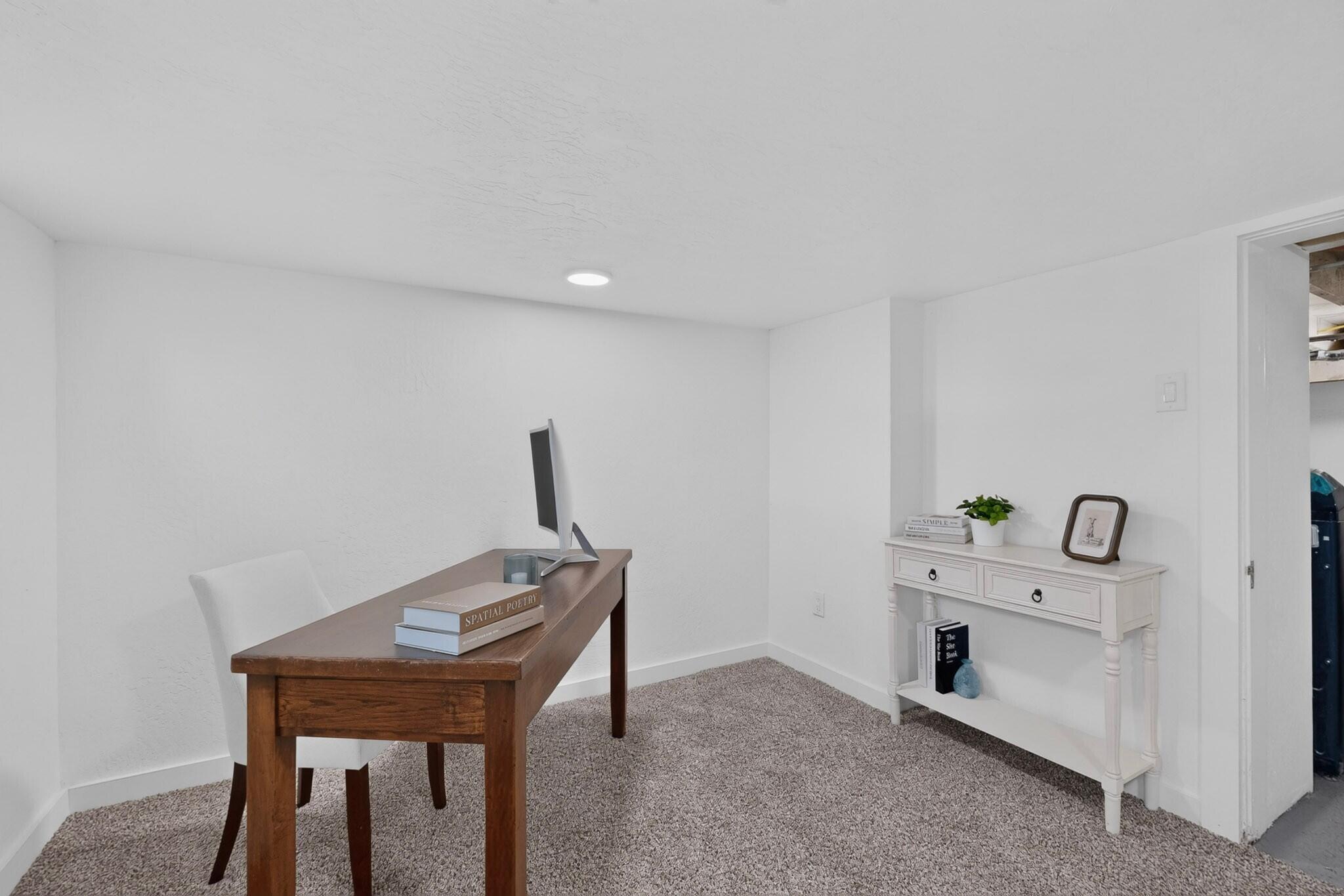 Photo 9 — 413 Princeton Drive SE