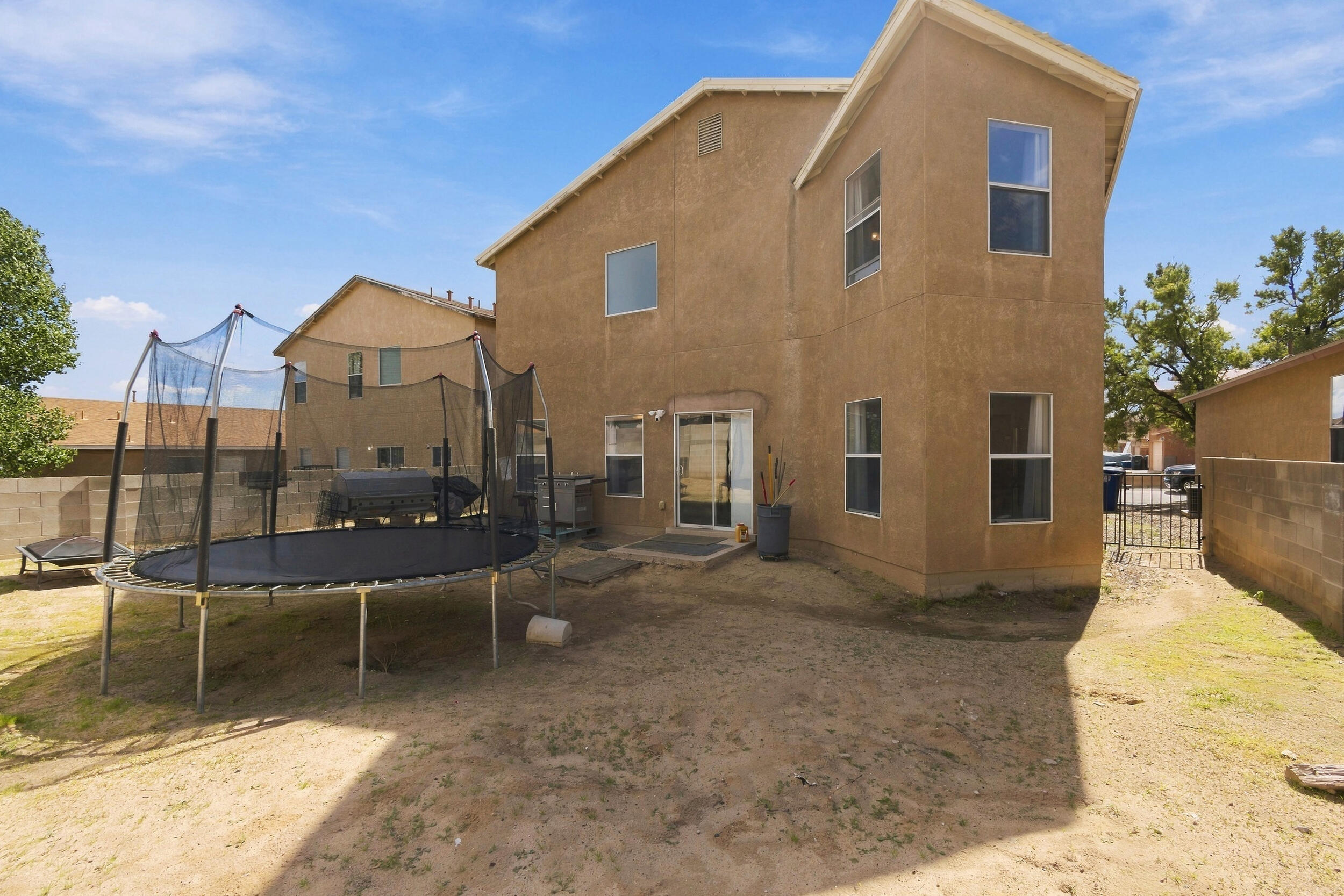Photo 4 — 10143 High Range Road SW