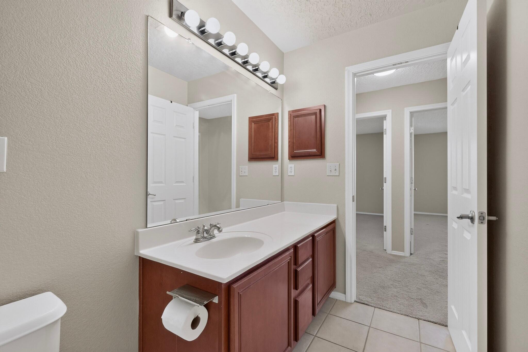 Photo 9 — 991 Carrizo Street NW