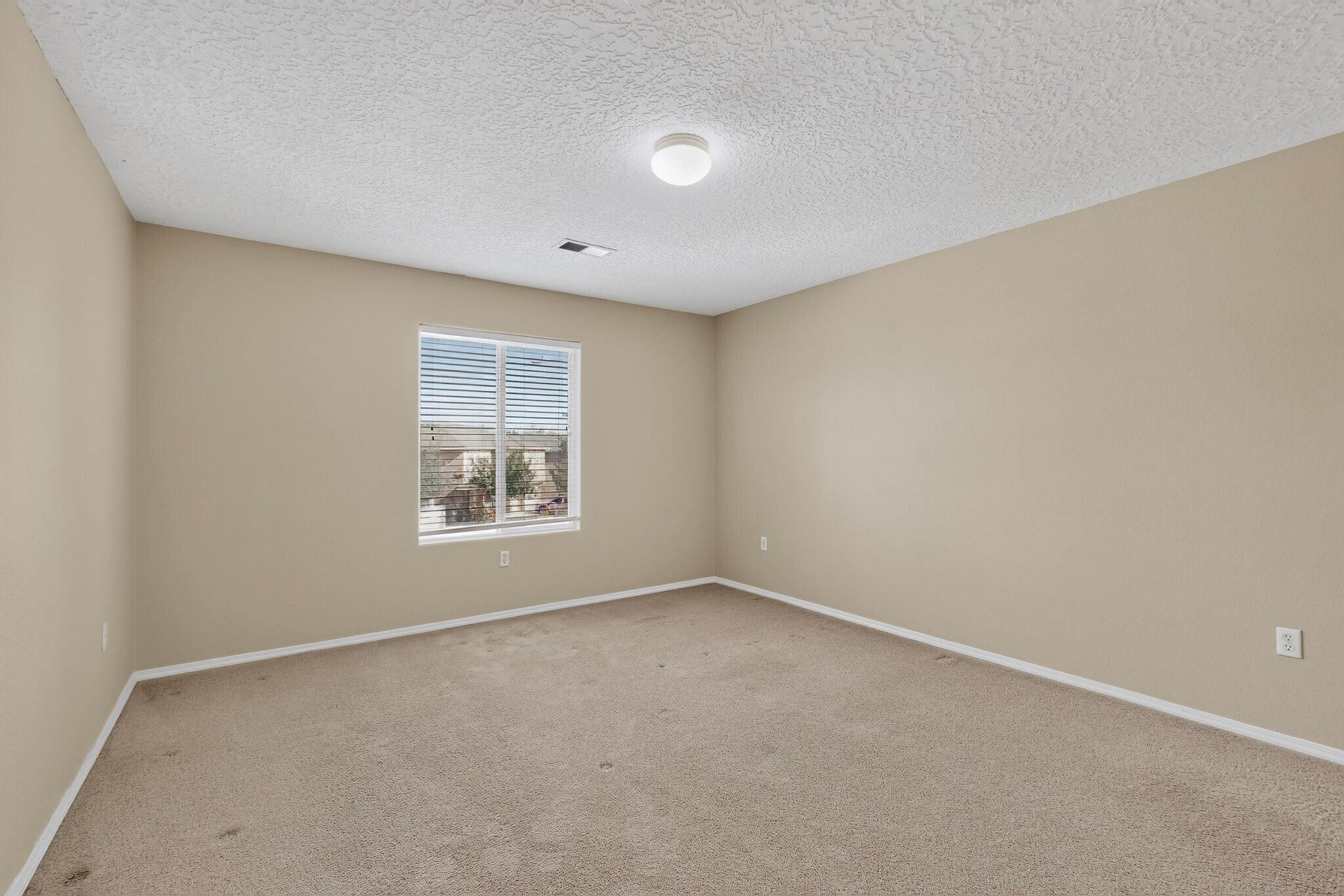 Photo 10 — 991 Carrizo Street NW