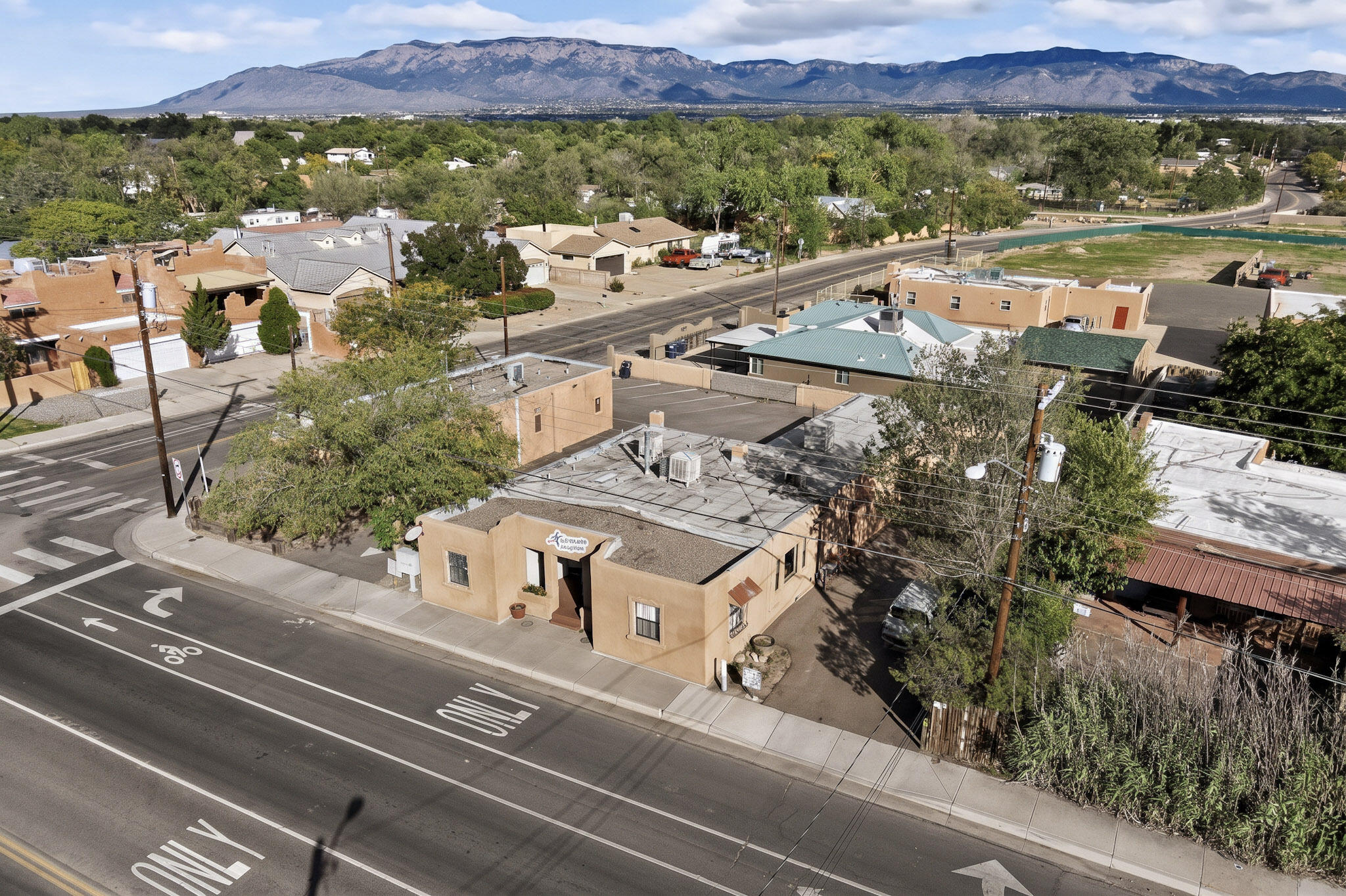3848 Rio Grande Boulevard NW, Albuquerque, NM 87107