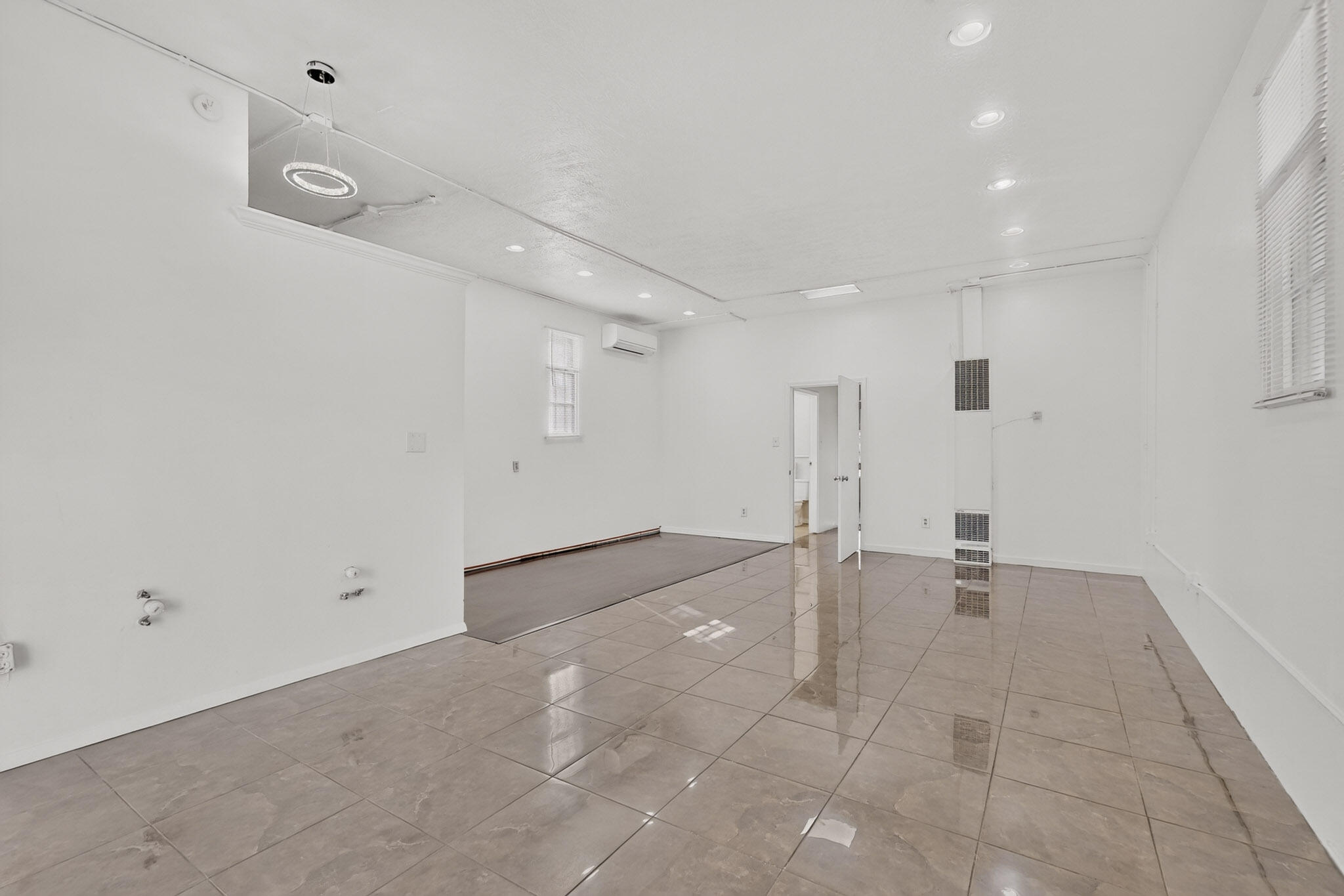 Photo 19 — 3848 Rio Grande Boulevard NW