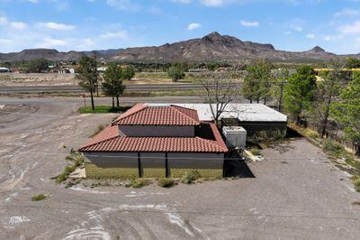 Photo 4 — 1184 Frontage Road NE