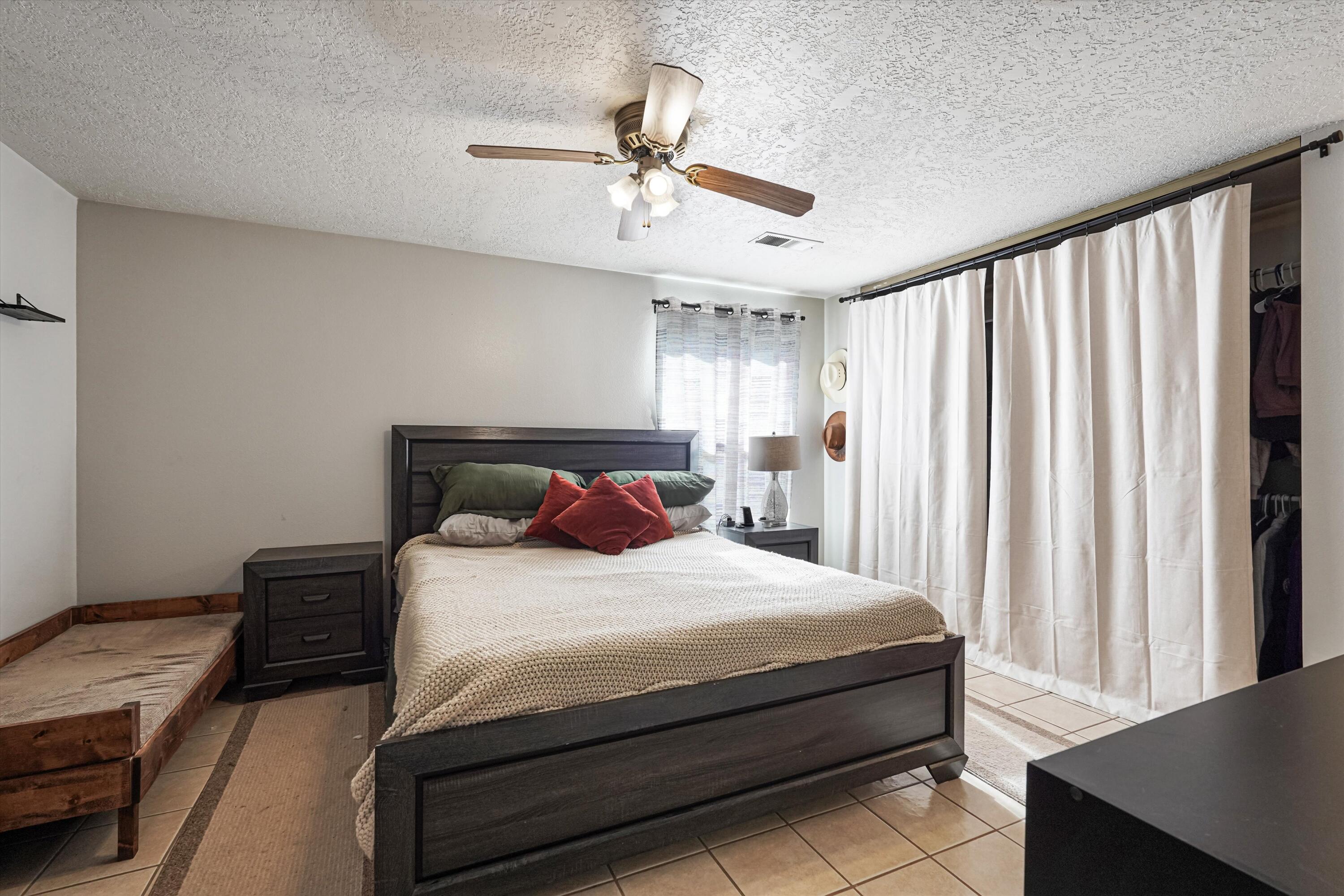 Photo 13 — 1900 Roanoke Drive NE