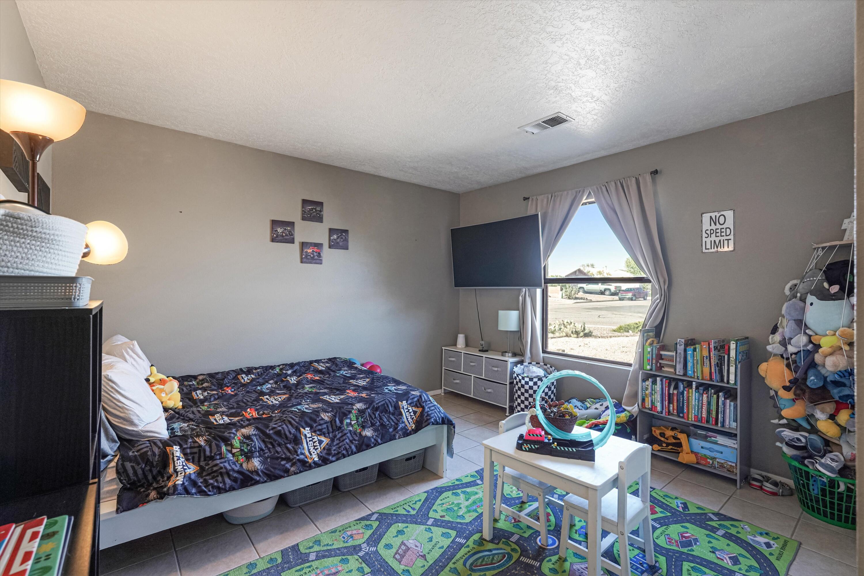 Photo 20 — 1900 Roanoke Drive NE