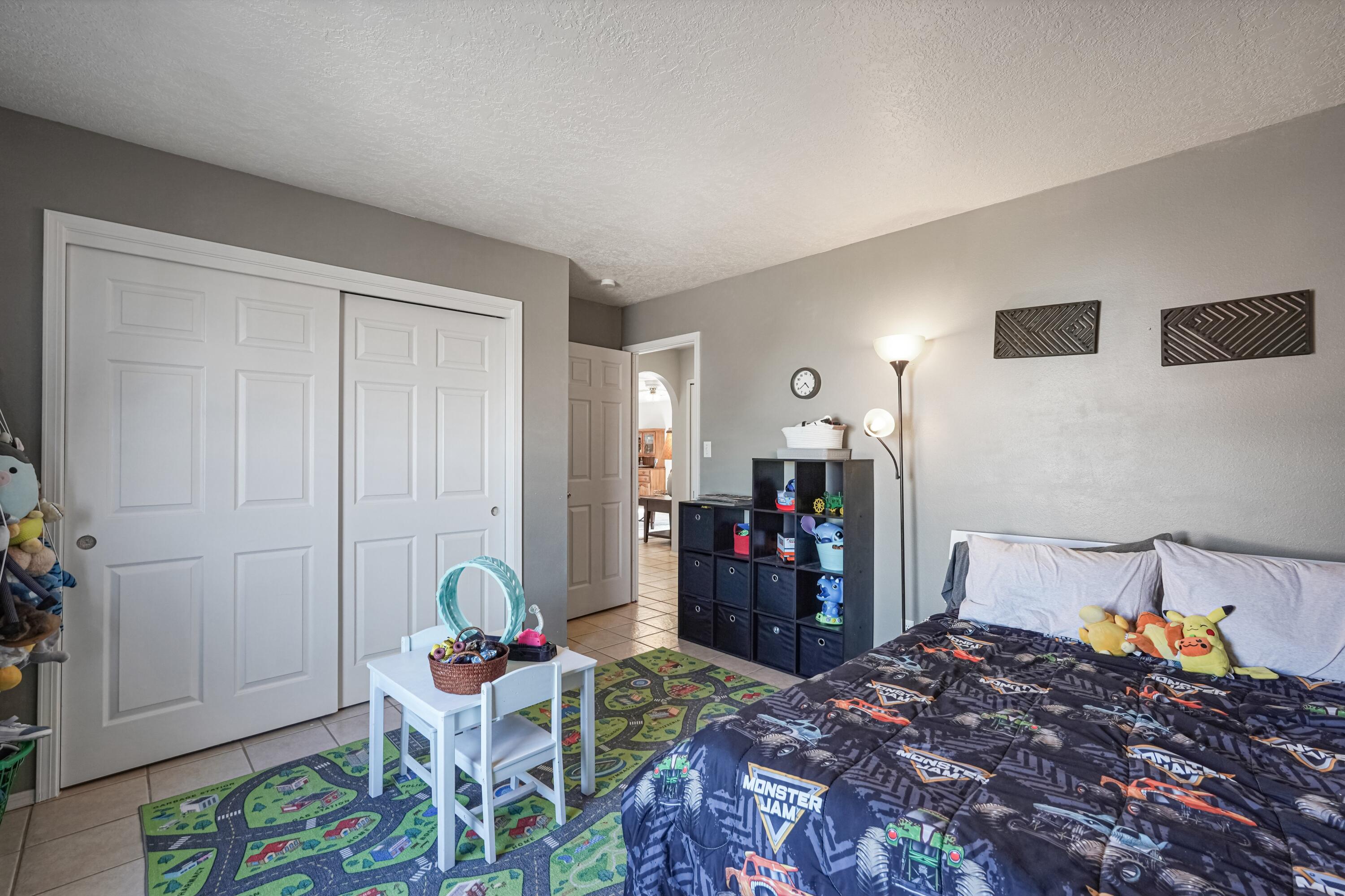 Photo 2 — 1900 Roanoke Drive NE