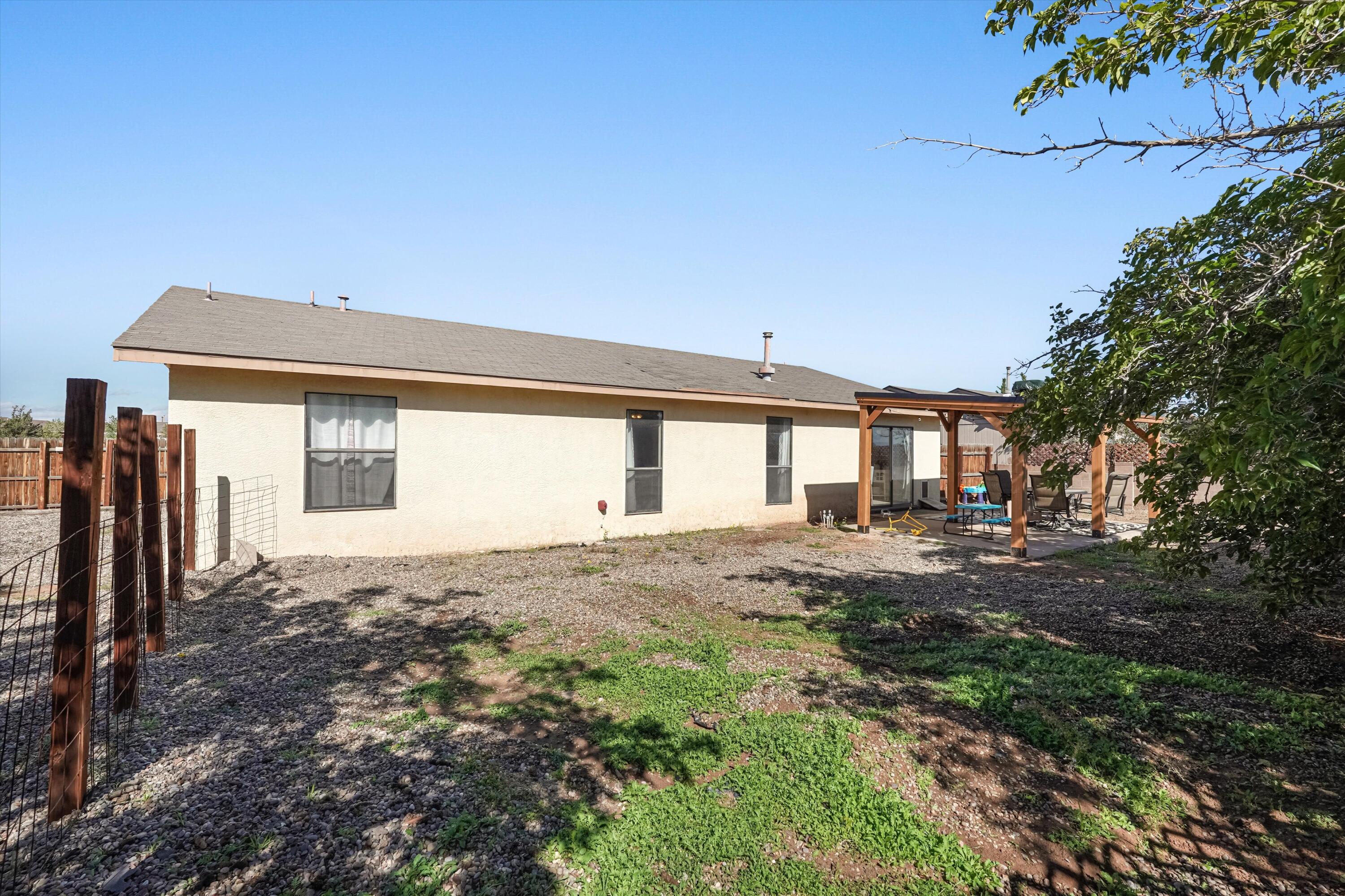 Photo 5 — 1900 Roanoke Drive NE