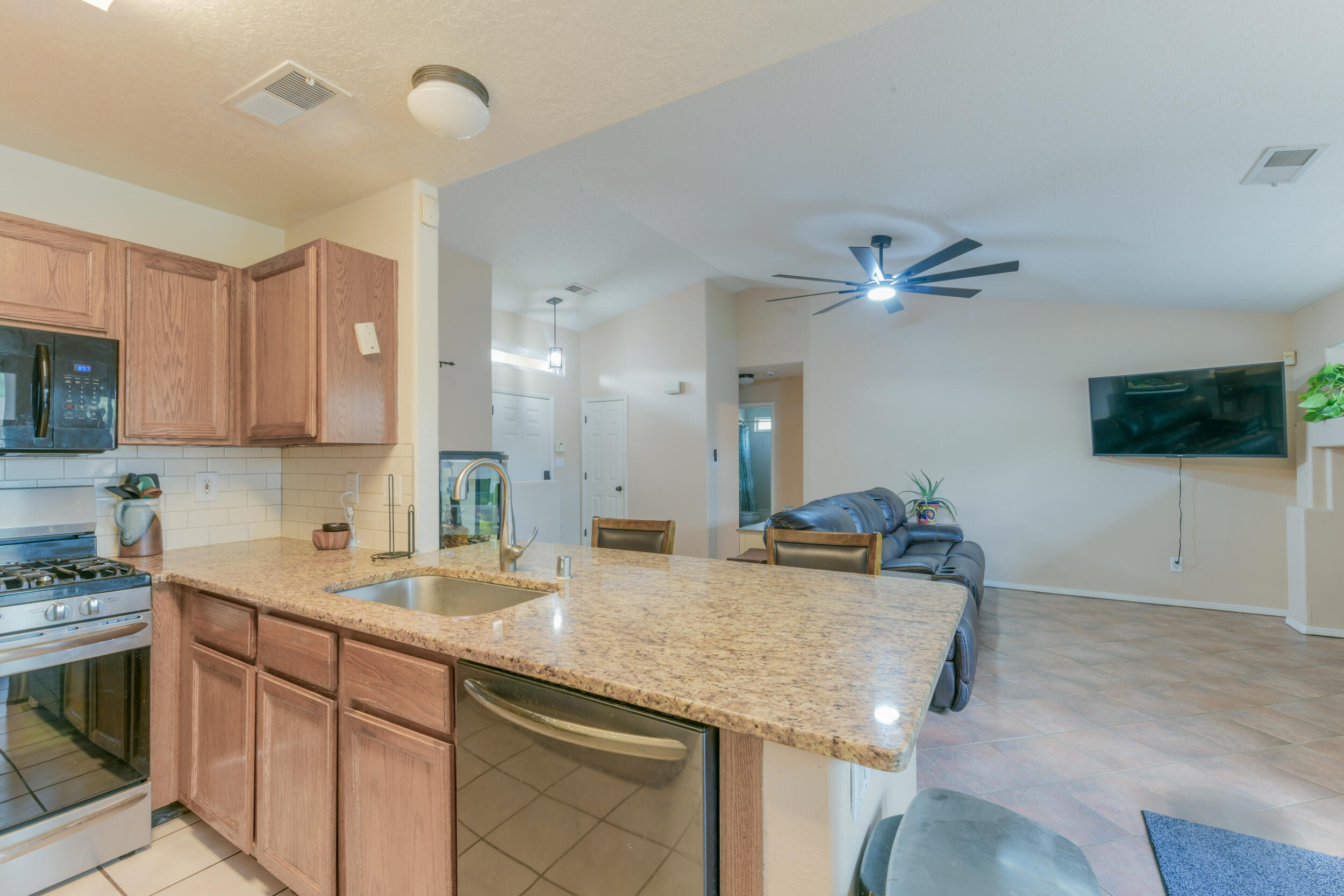 Photo 8 — 7105 Luz Del Sol Place NW