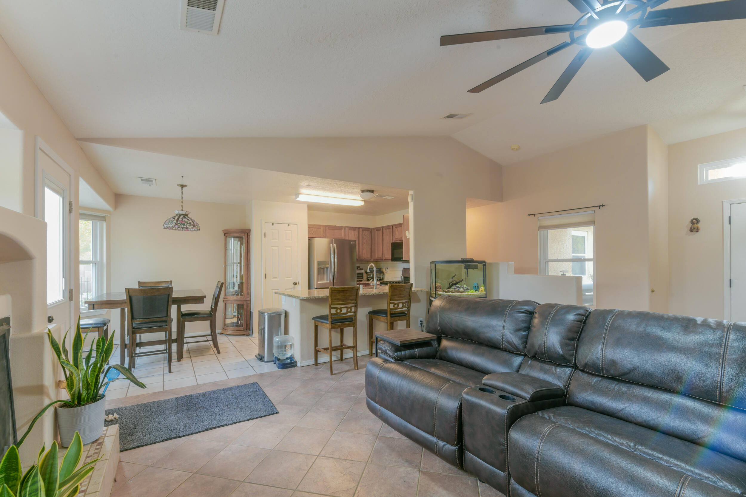 Photo 2 — 7105 Luz Del Sol Place NW