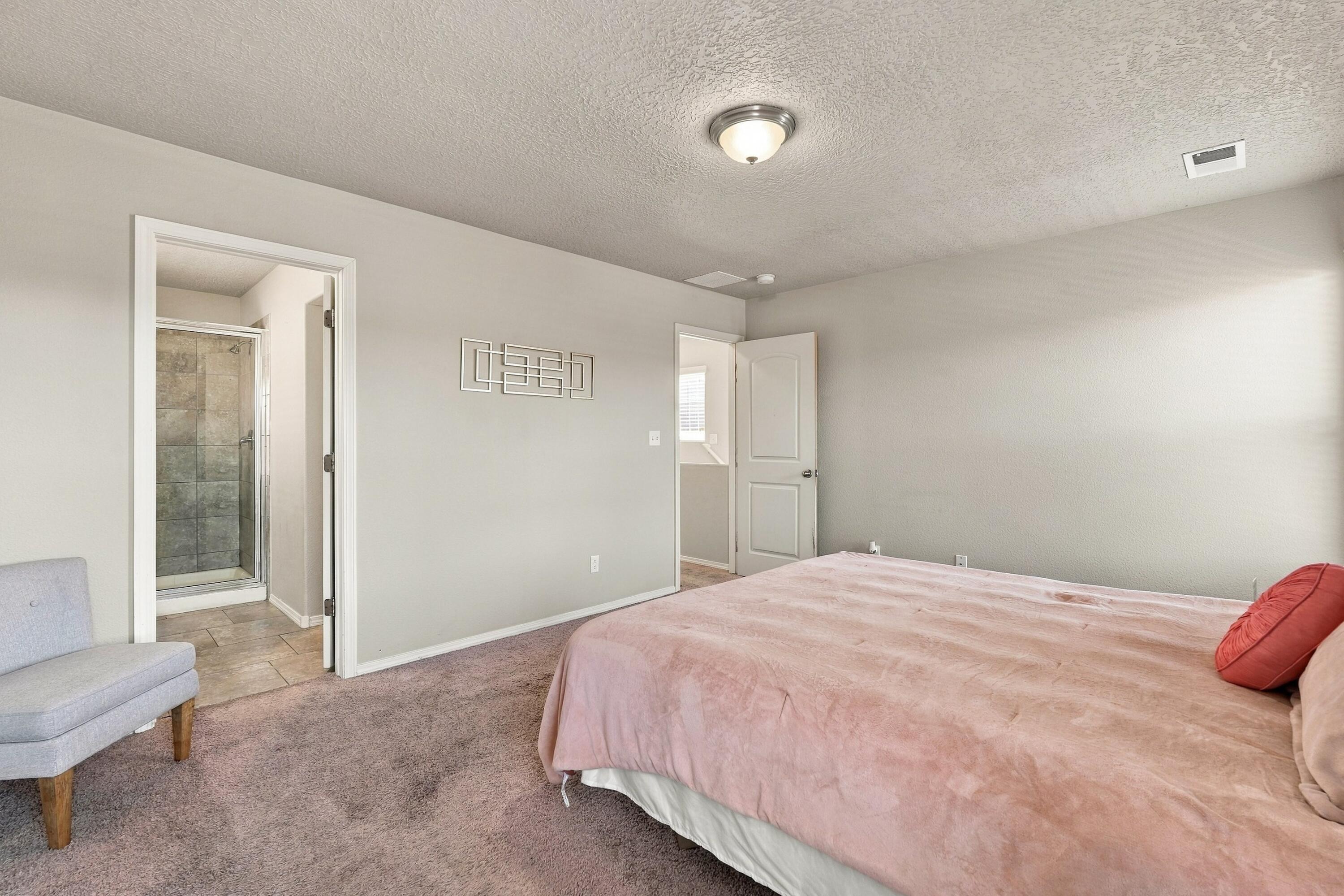 Photo 13 — 3053 Morrissey Street SW