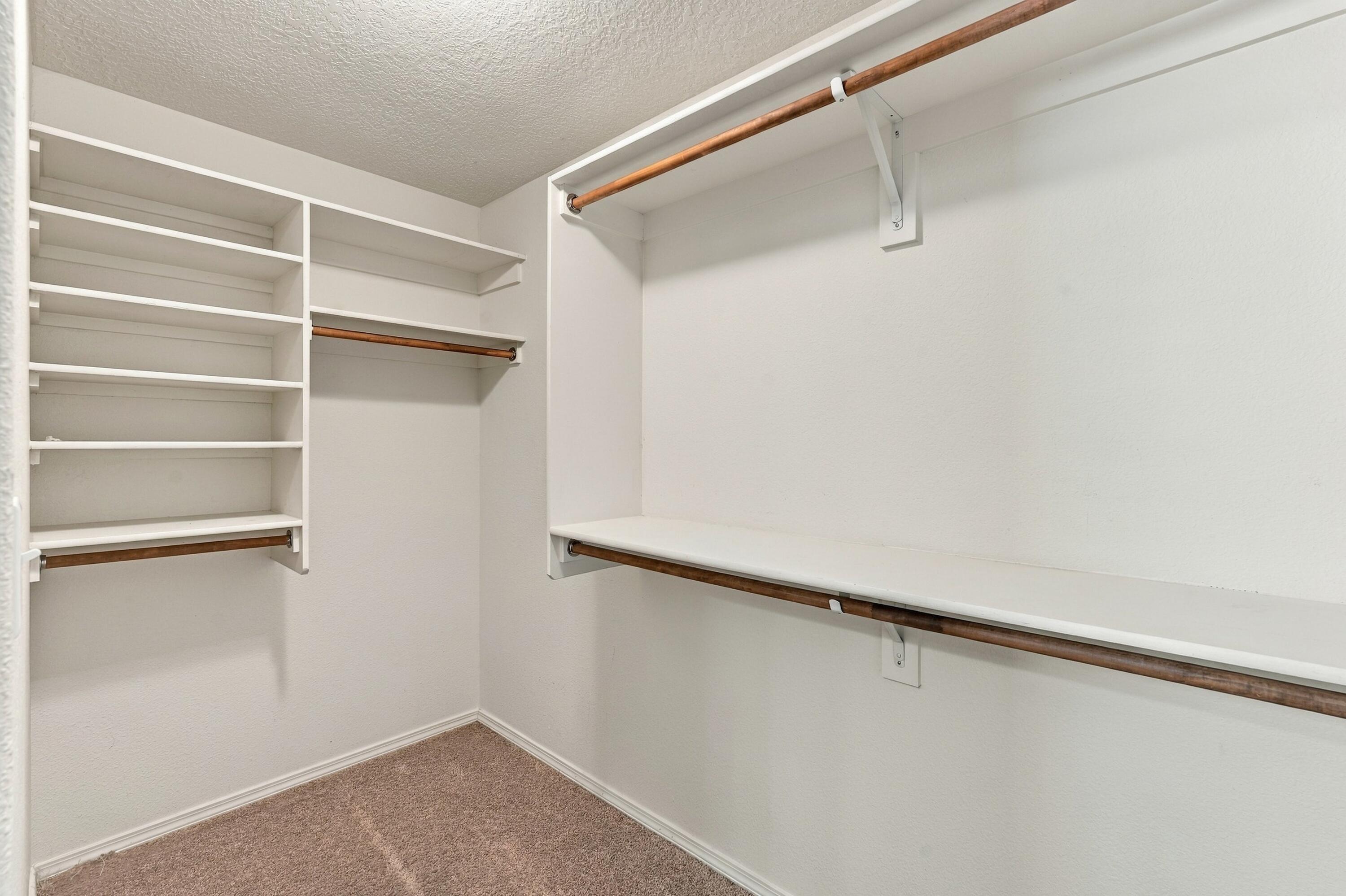 Photo 15 — 3053 Morrissey Street SW