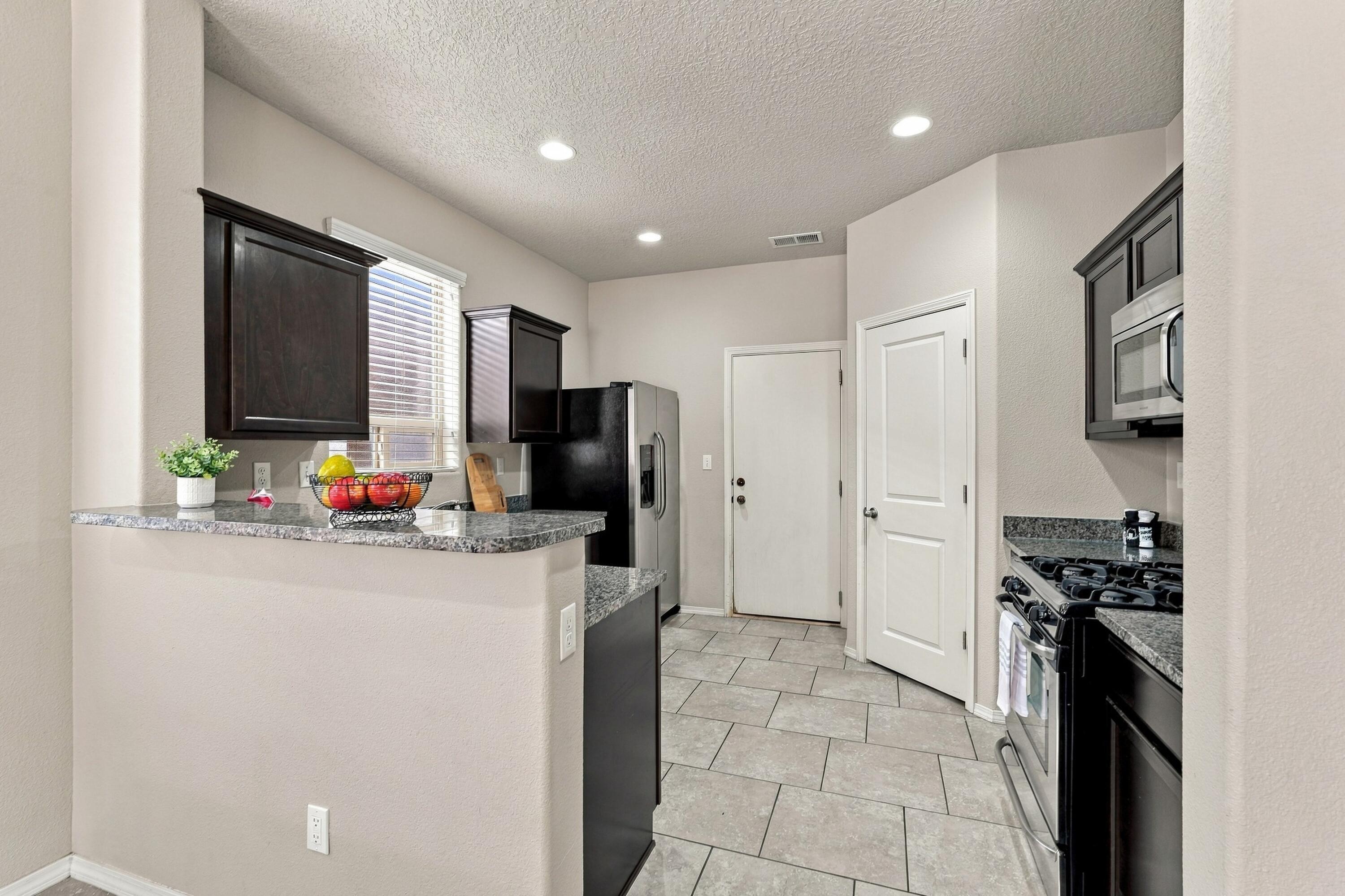 Photo 5 — 3053 Morrissey Street SW