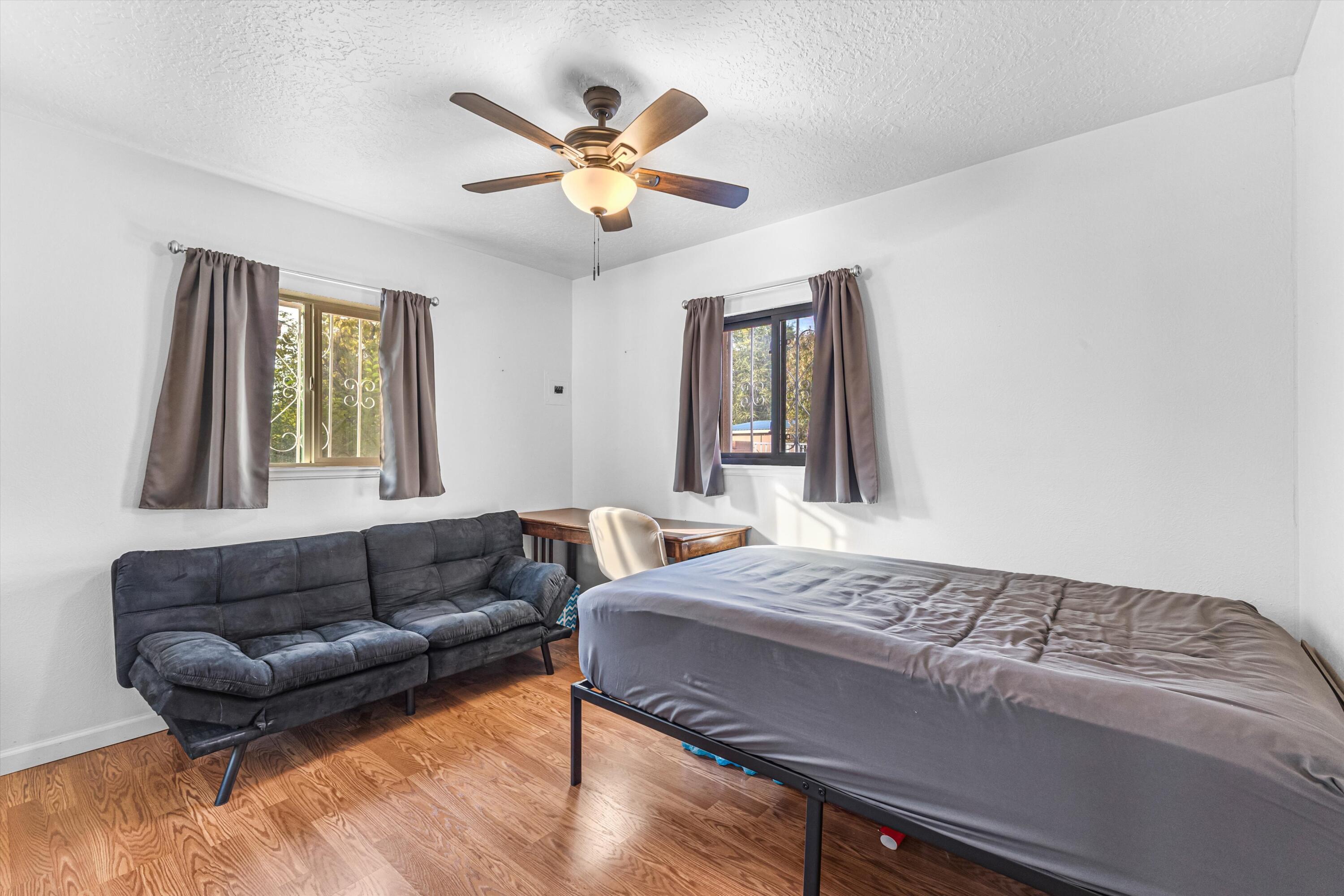 Photo 13 — 1834 Sunset Gardens Road SW