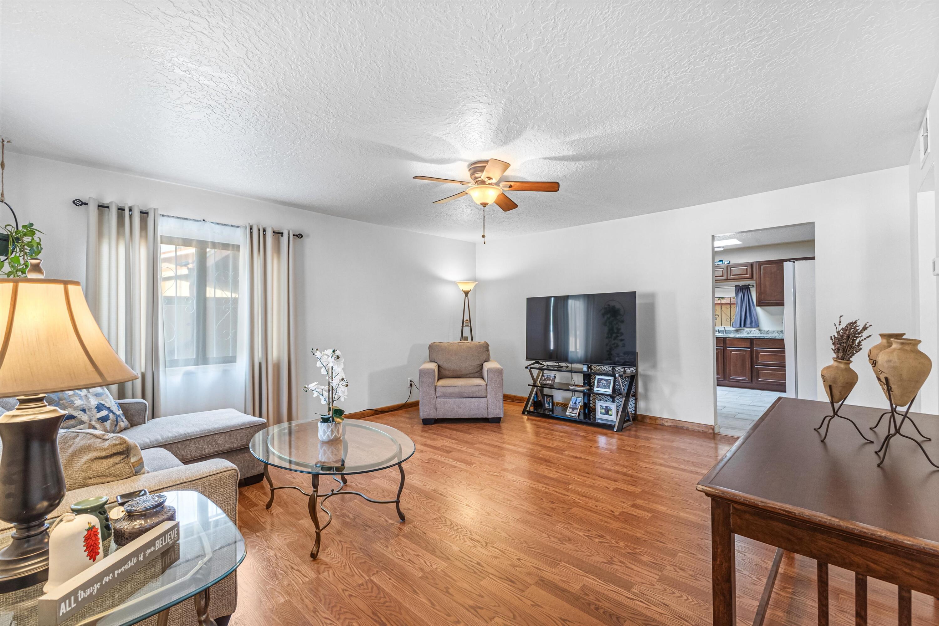 Photo 5 — 1834 Sunset Gardens Road SW