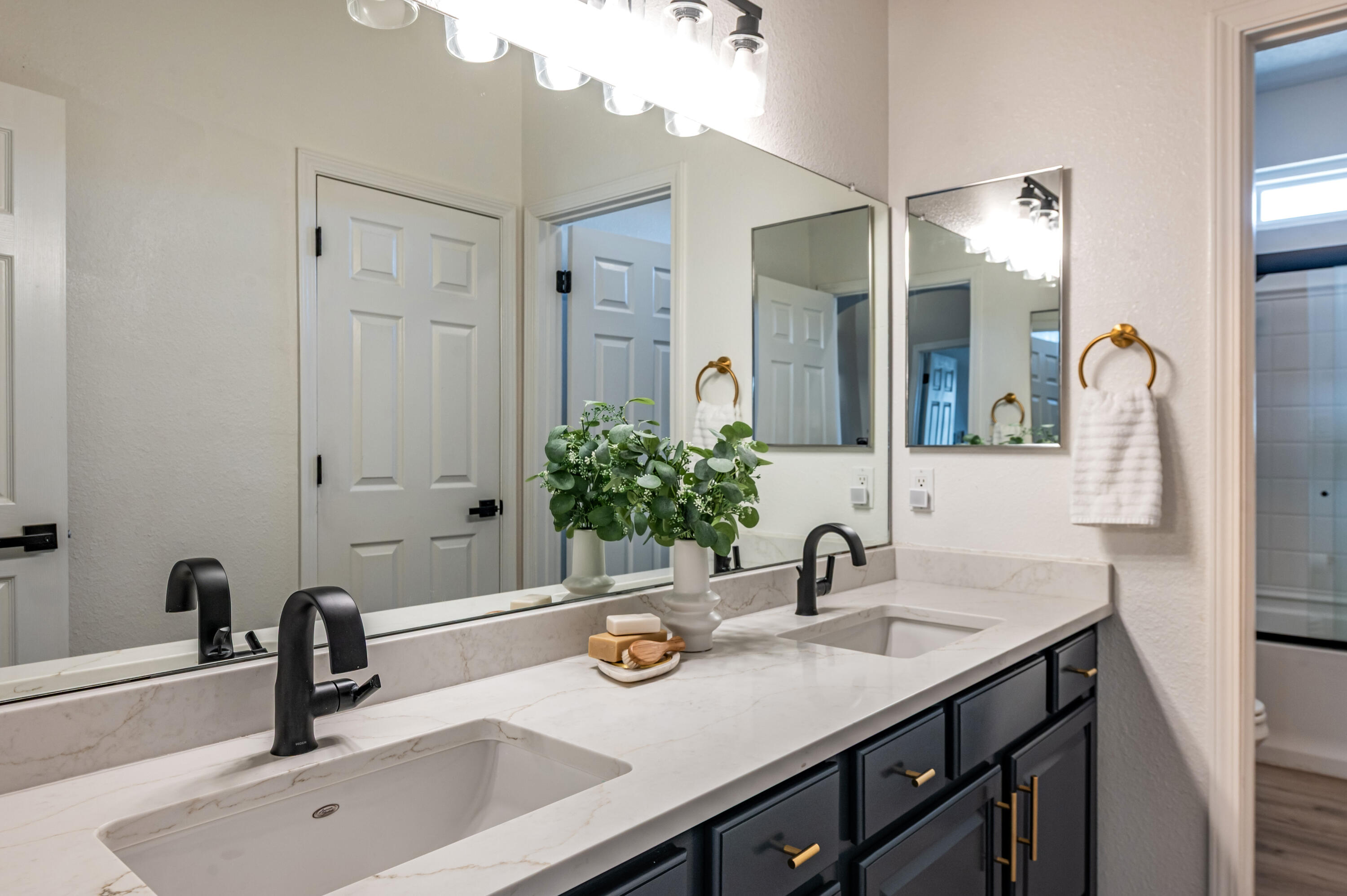 Photo 2 — 7109 Las Nutrias Road NW
