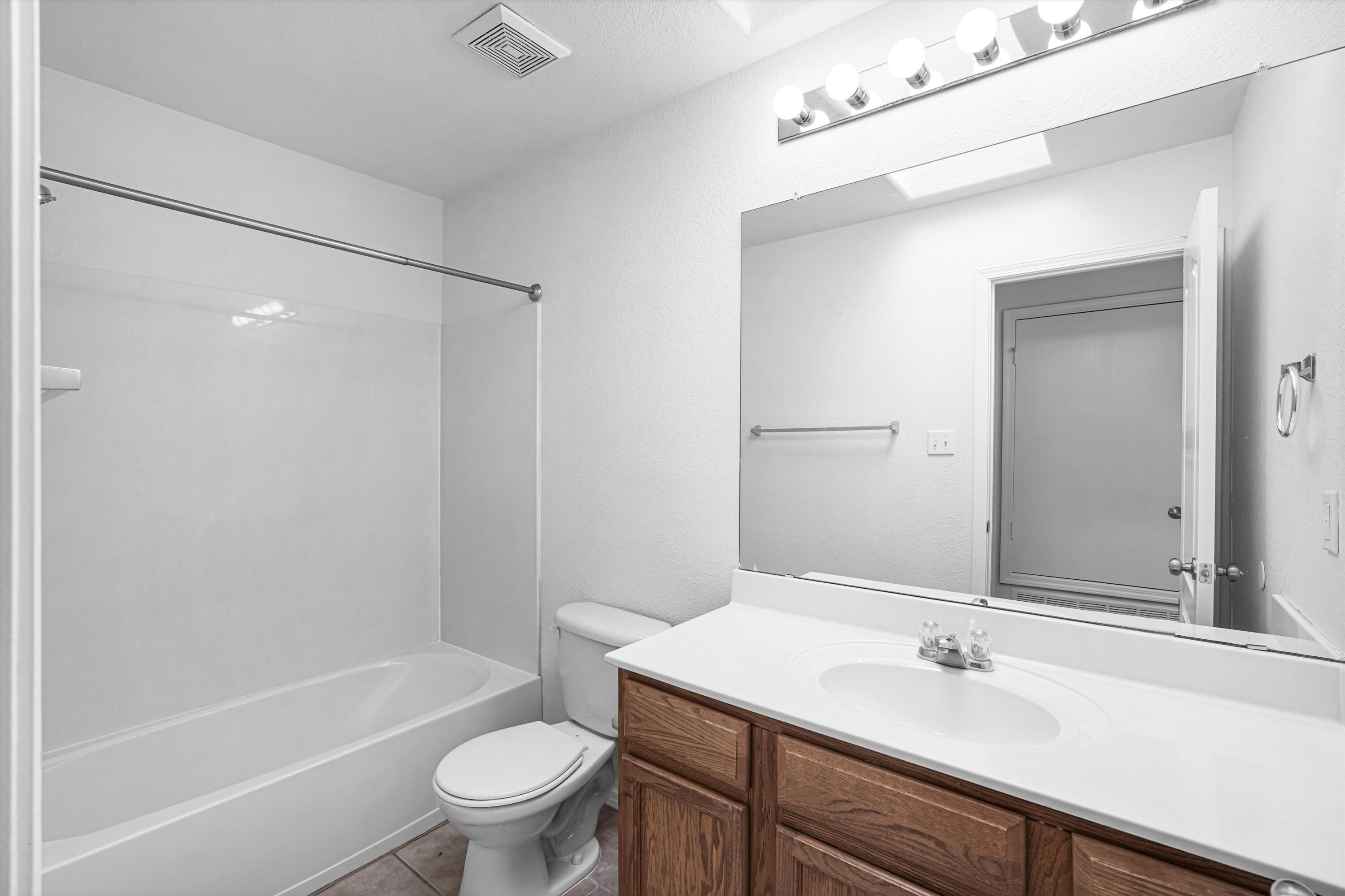 Photo 8 — 3809 Wayne Road NE