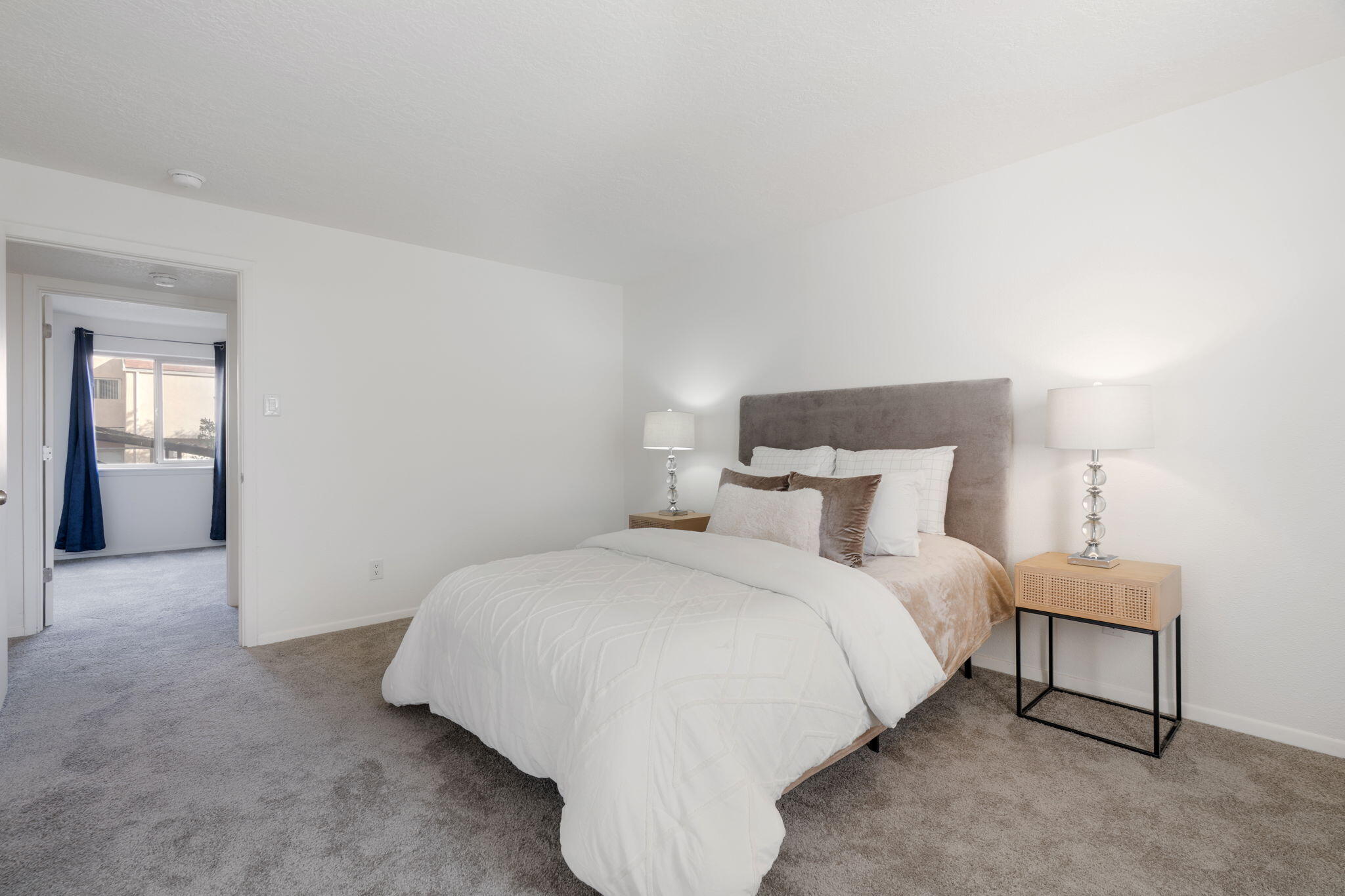 Photo 17 — 13266 Candelaria Road NE