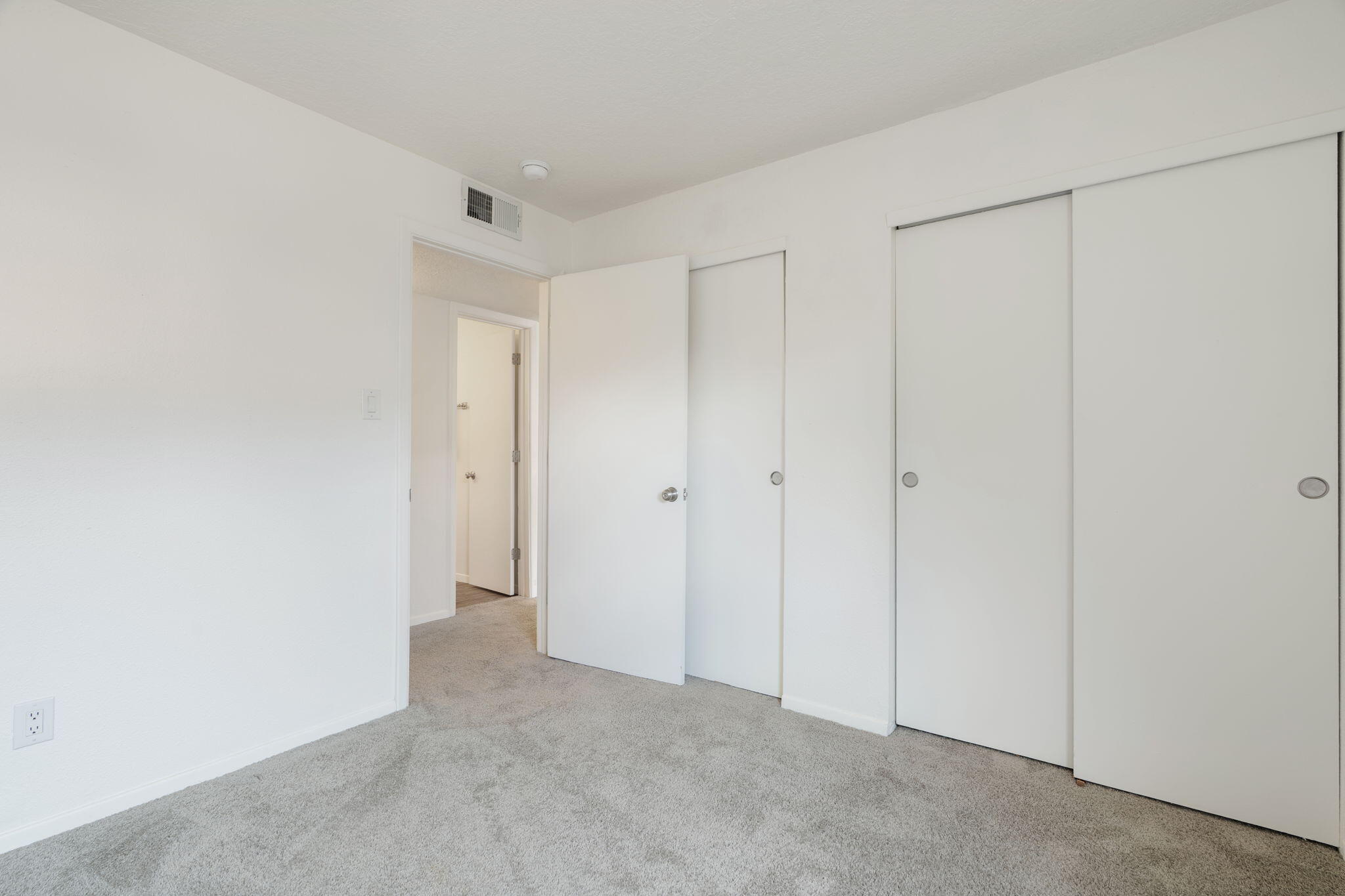 Photo 10 — 13266 Candelaria Road NE