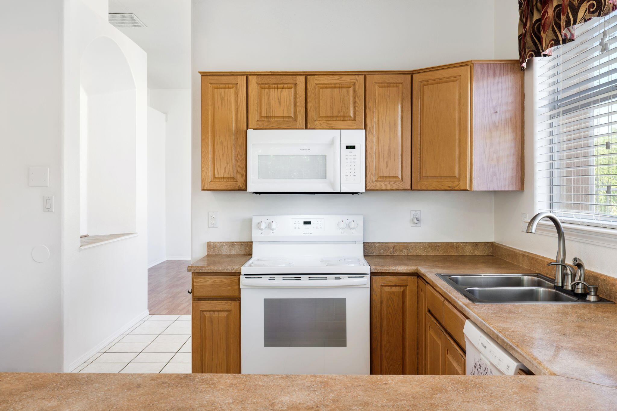 Photo 16 — 7509 Palomas Park Avenue NE