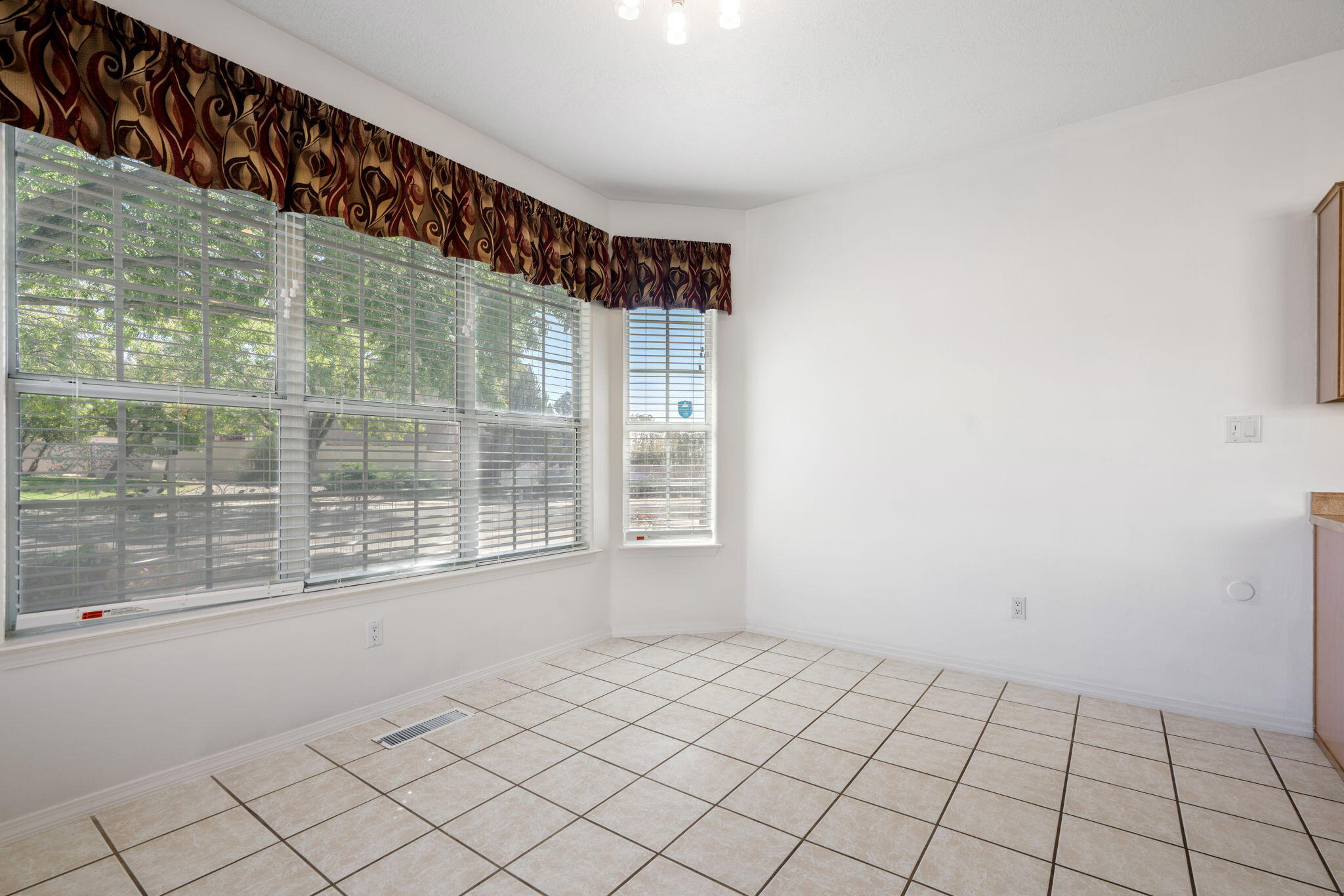 Photo 15 — 7509 Palomas Park Avenue NE