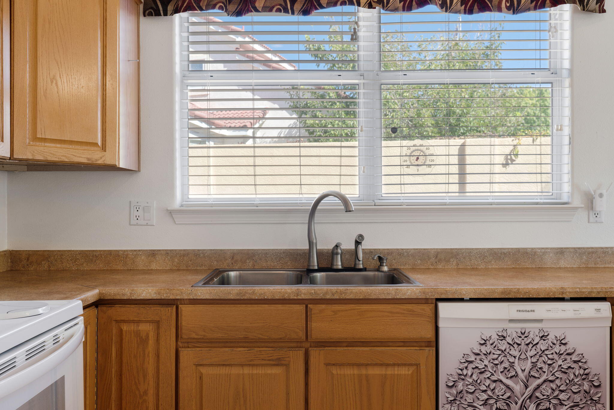 Photo 12 — 7509 Palomas Park Avenue NE
