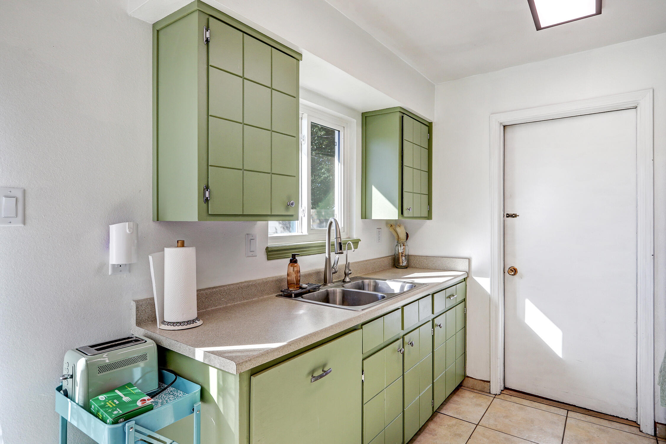 Photo 15 — 11904 Brentwood Hills Boulevard NE