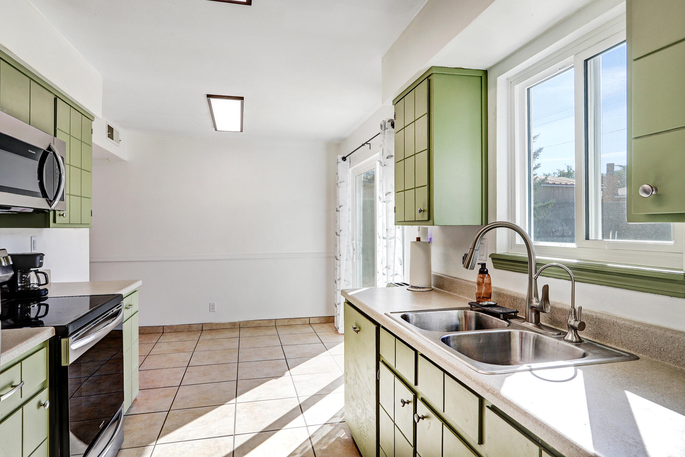Photo 13 — 11904 Brentwood Hills Boulevard NE