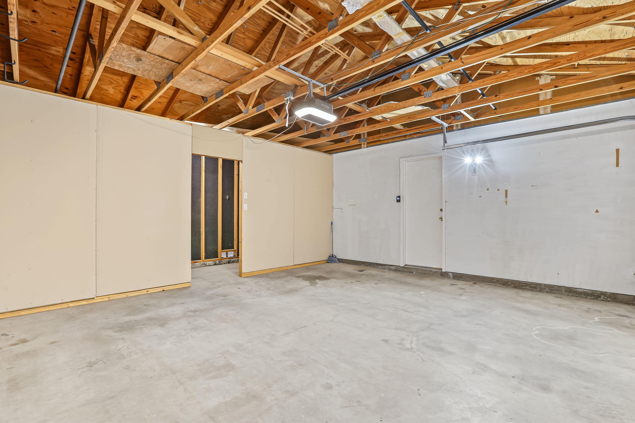 Photo 17 — 7041 Luella Anne Drive NE