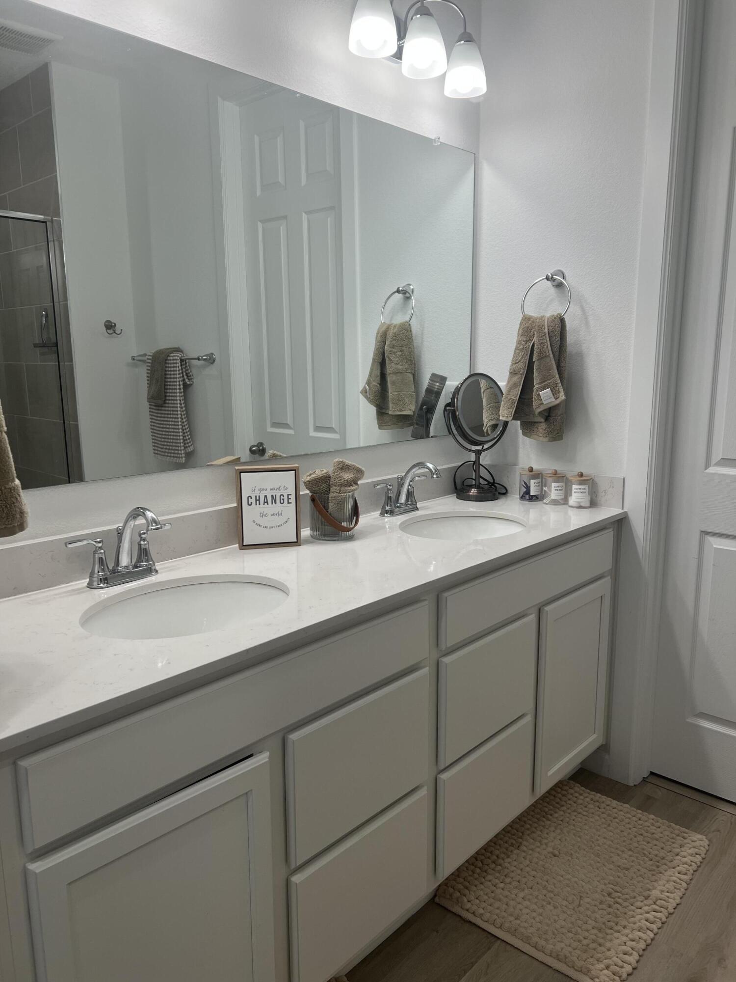 Photo 17 — 1359 Vallecito Court NW